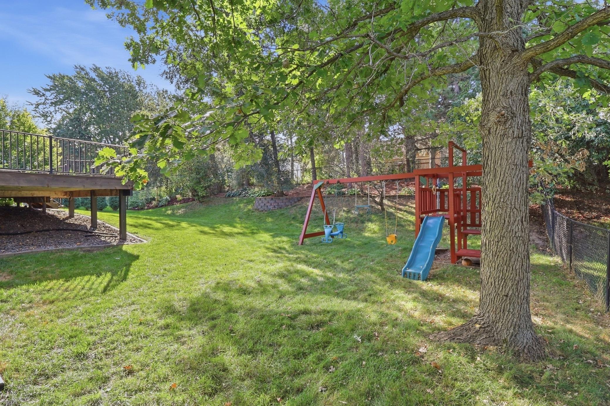 555 White Pine Way Property Photo 48