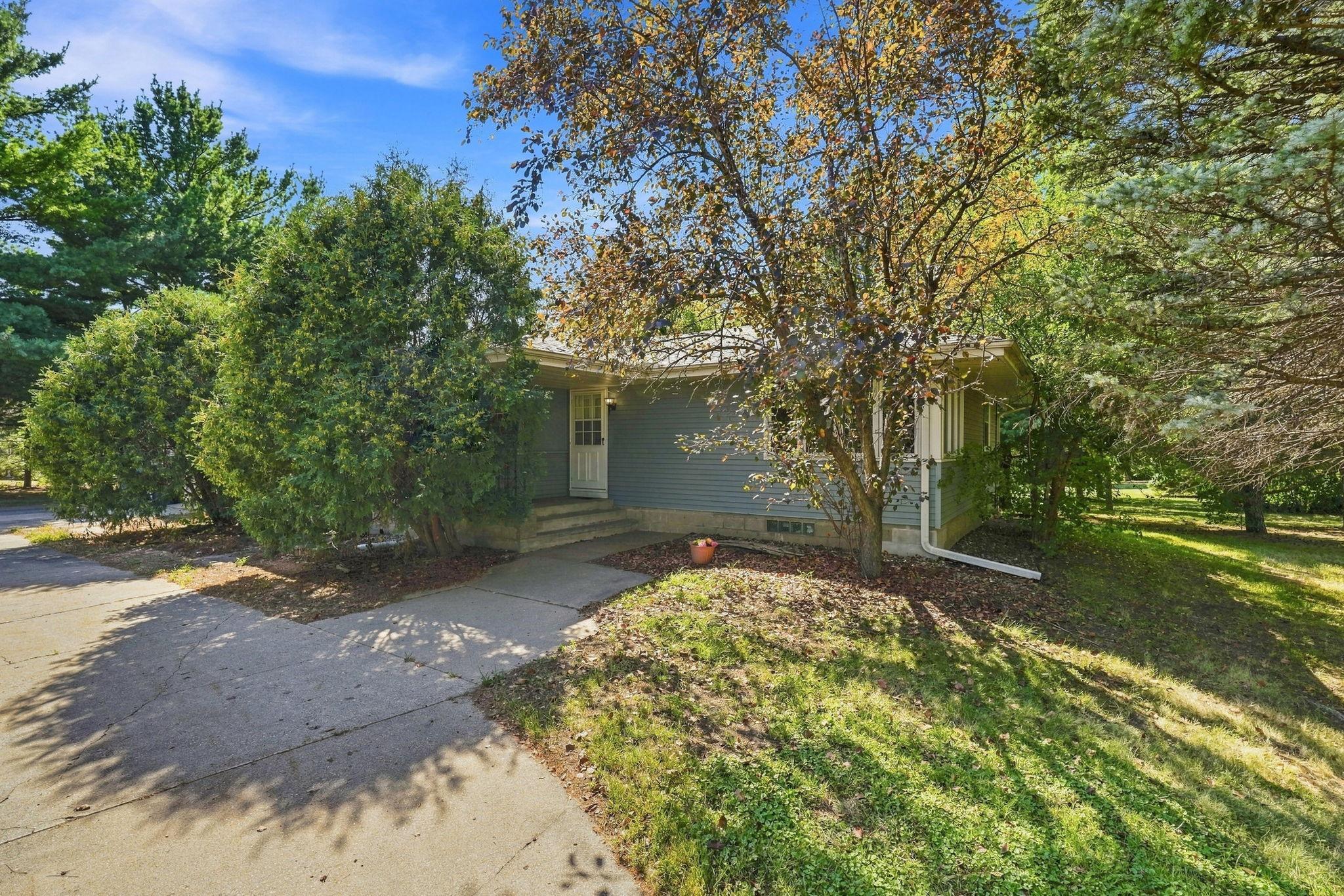 2829 Burnside Avenue Property Photo 1