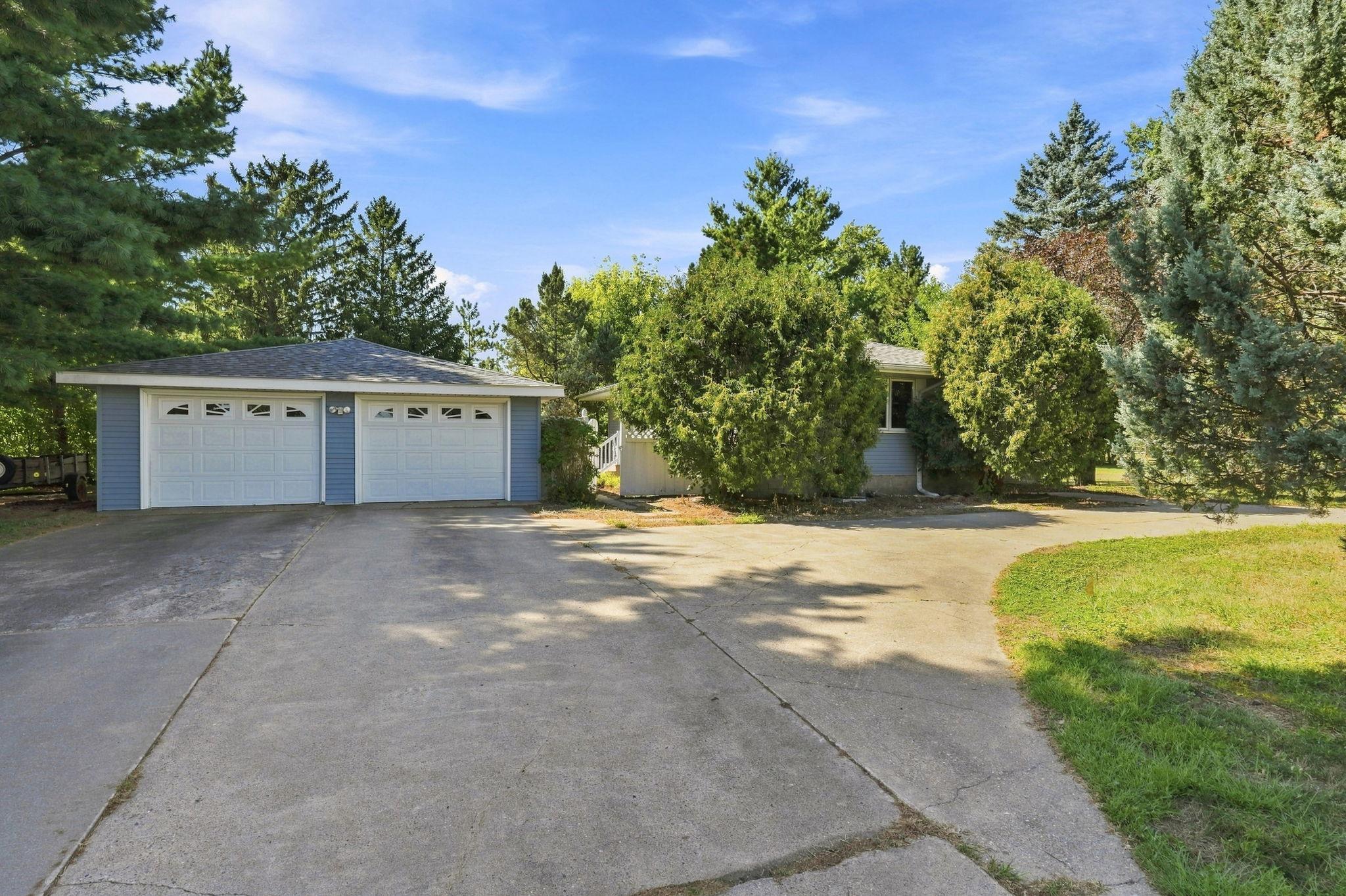 2829 Burnside Avenue Property Photo 2