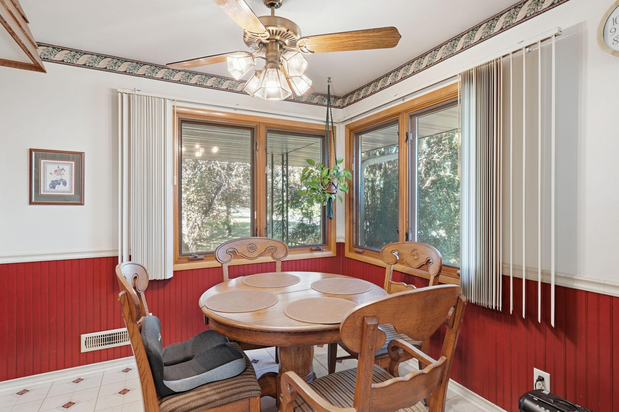 2829 Burnside Avenue Property Photo 8