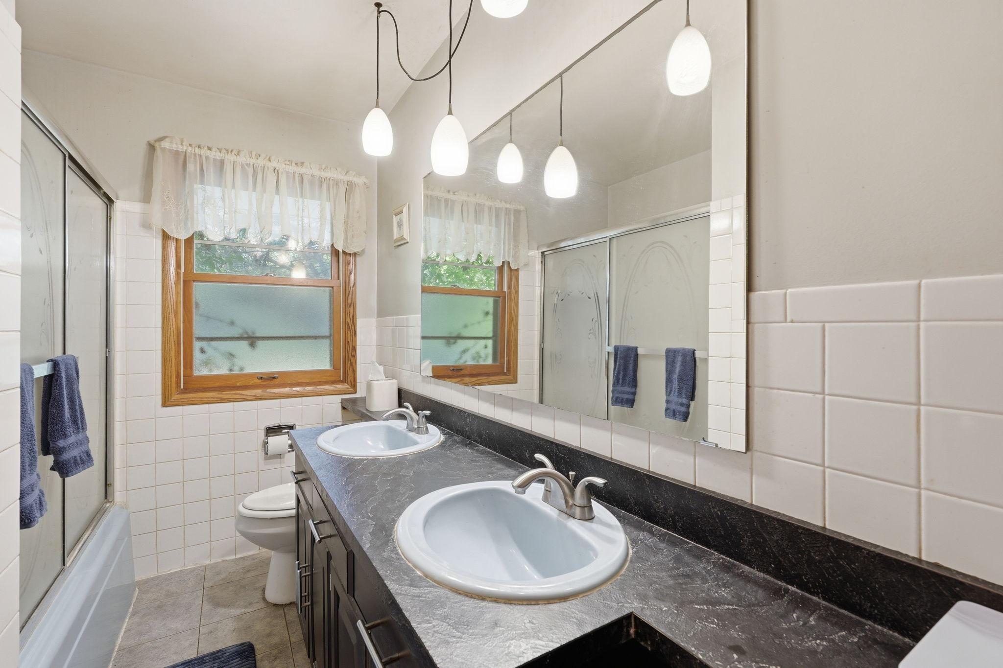 2829 Burnside Avenue Property Photo 13