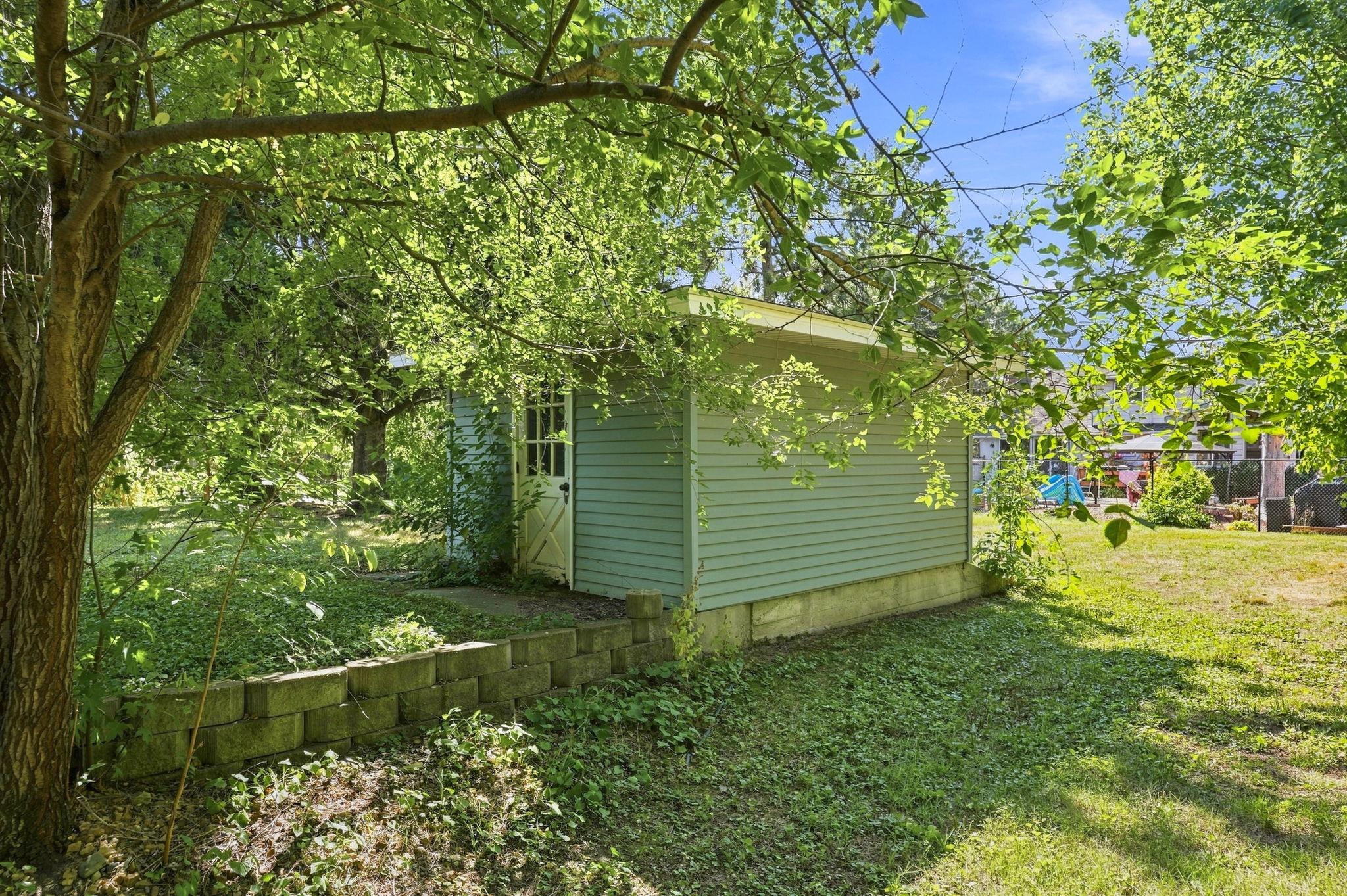 2829 Burnside Avenue Property Photo 25
