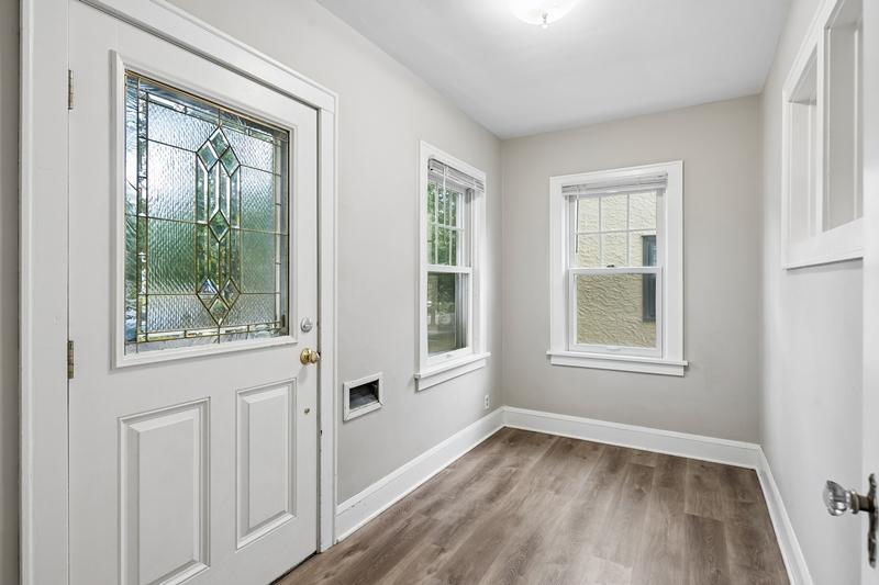 5217 Columbus Avenue Property Photo 4