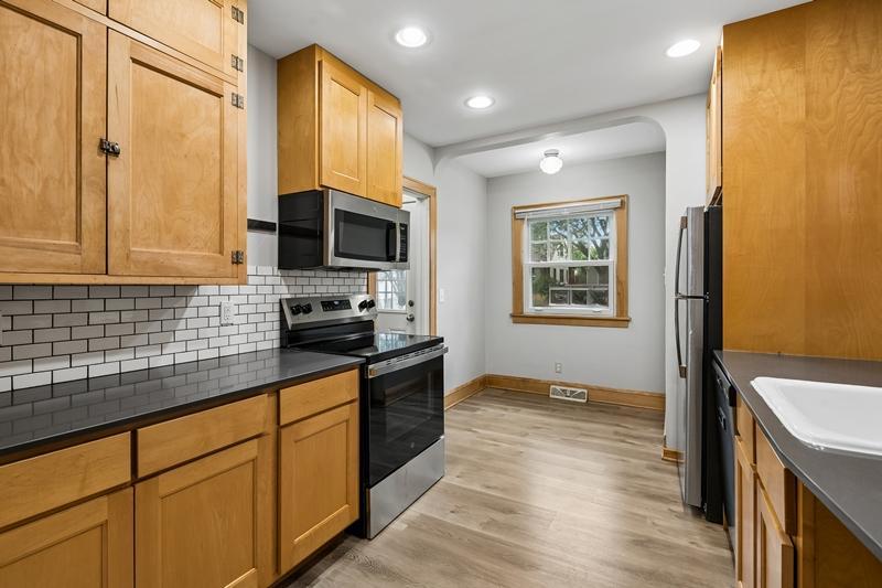 5217 Columbus Avenue Property Photo 16