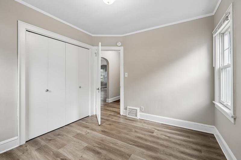 5217 Columbus Avenue Property Photo 25