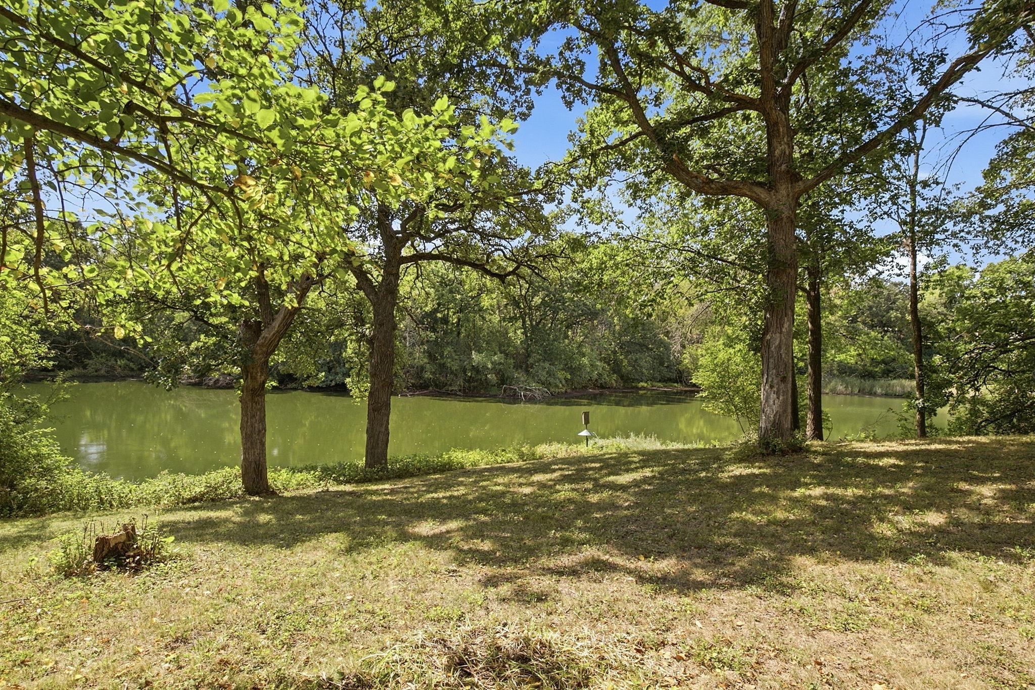 948 Waterford Drive W Property Photo 5