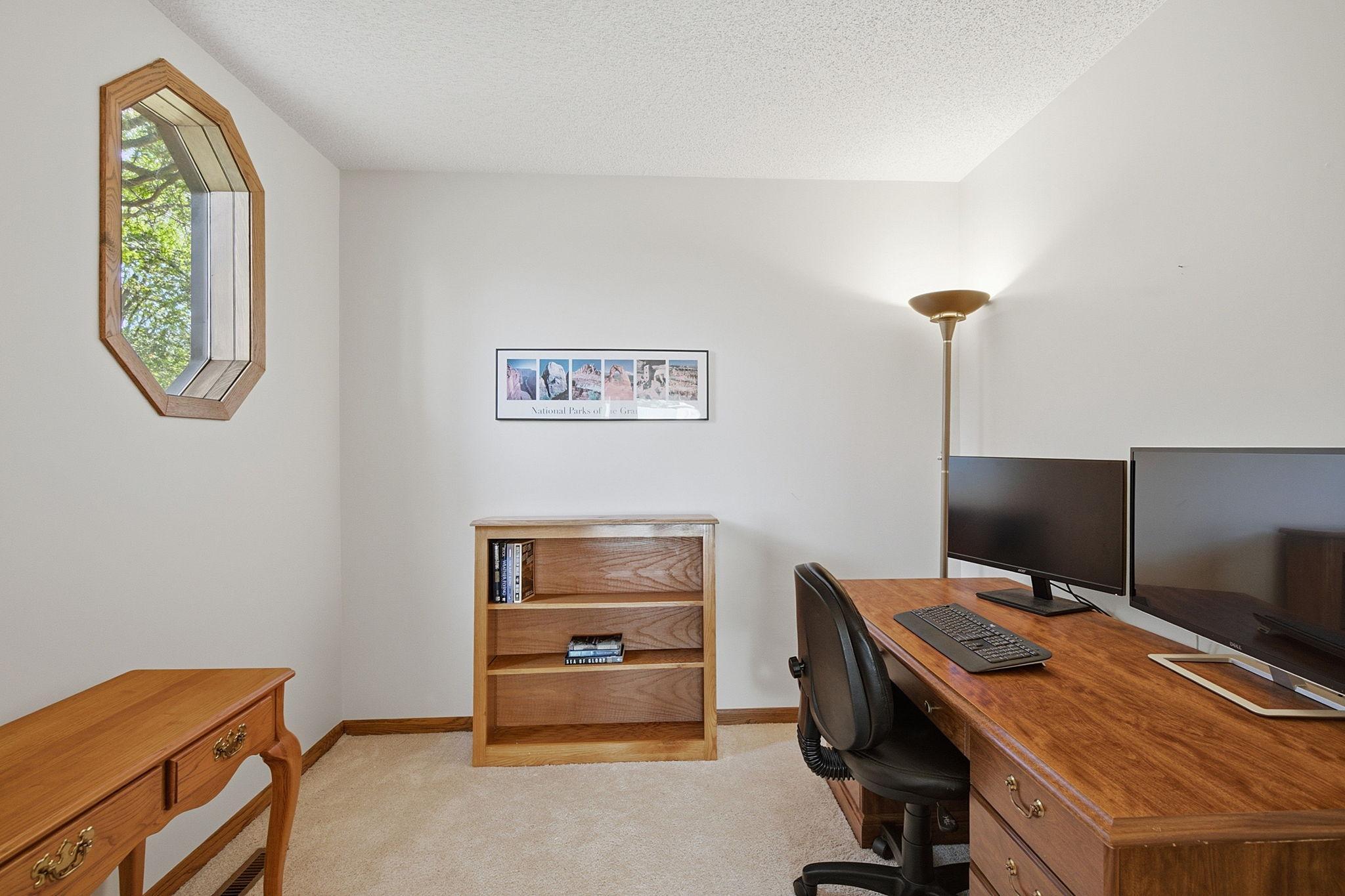 948 Waterford Drive W Property Photo 8