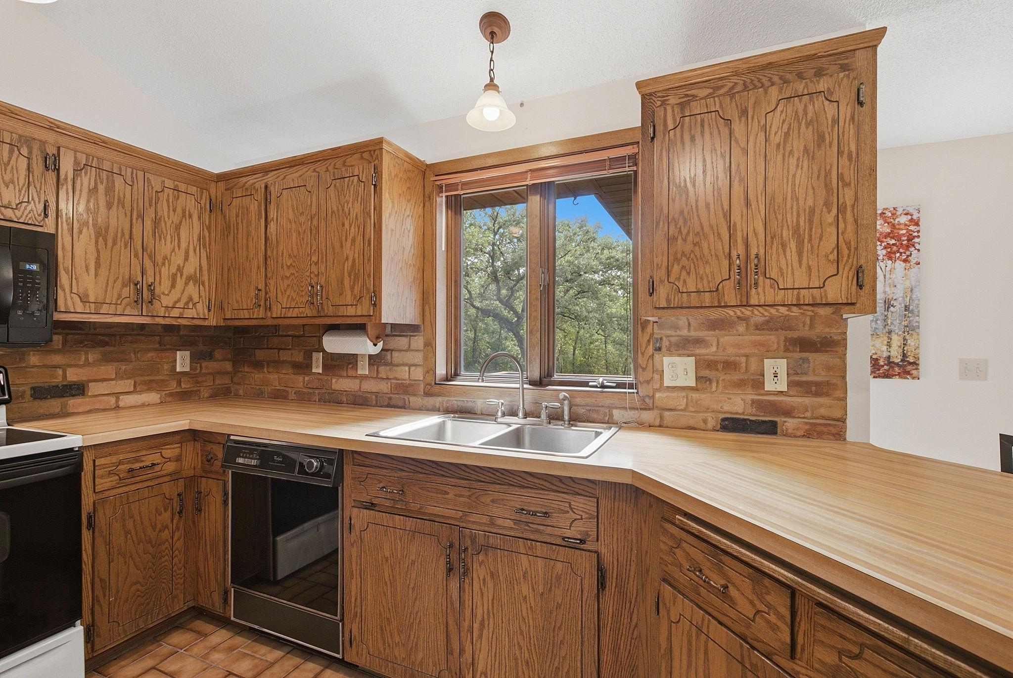 948 Waterford Drive W Property Photo 16