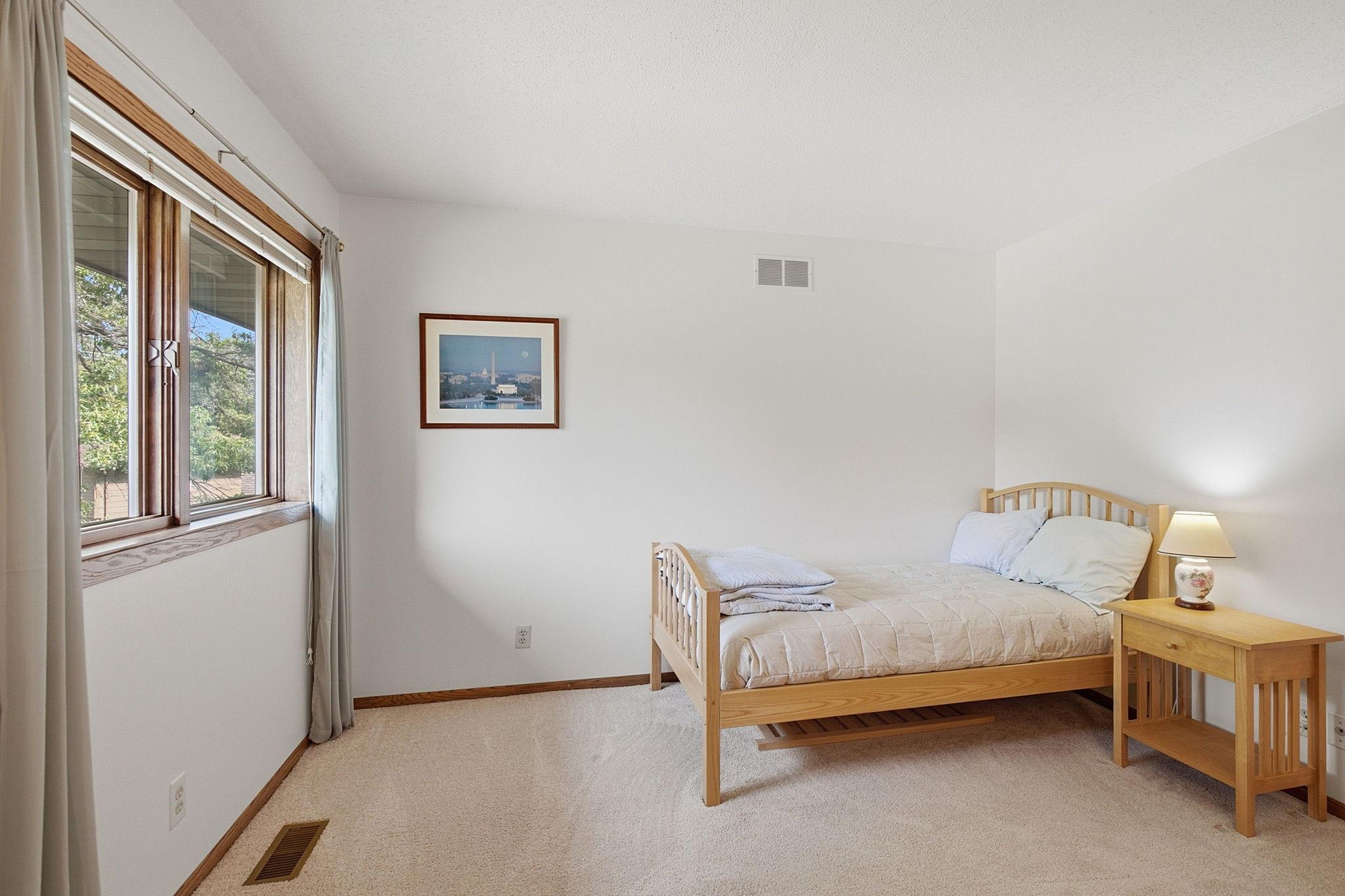 948 Waterford Drive W Property Photo 22