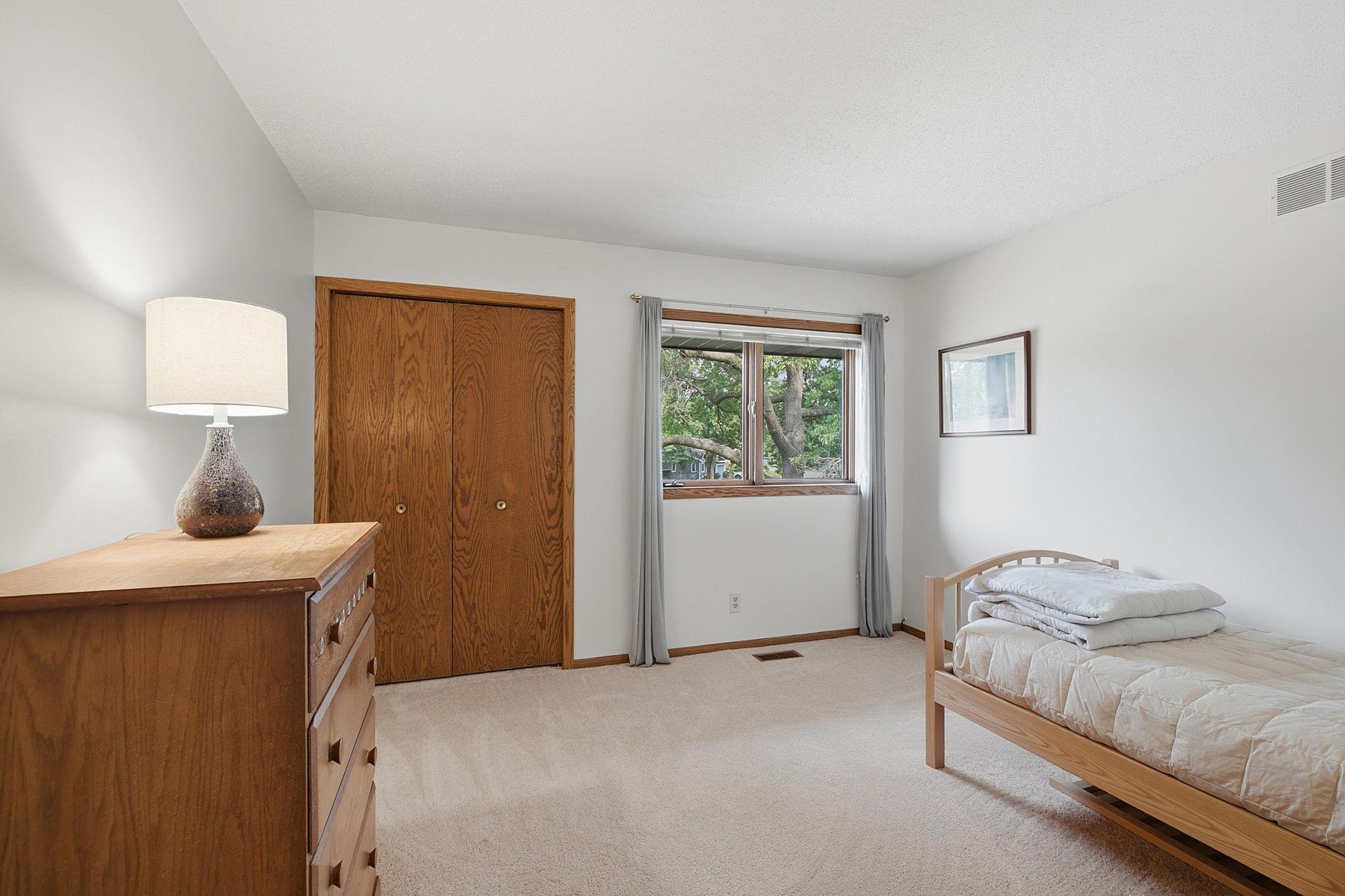 948 Waterford Drive W Property Photo 23