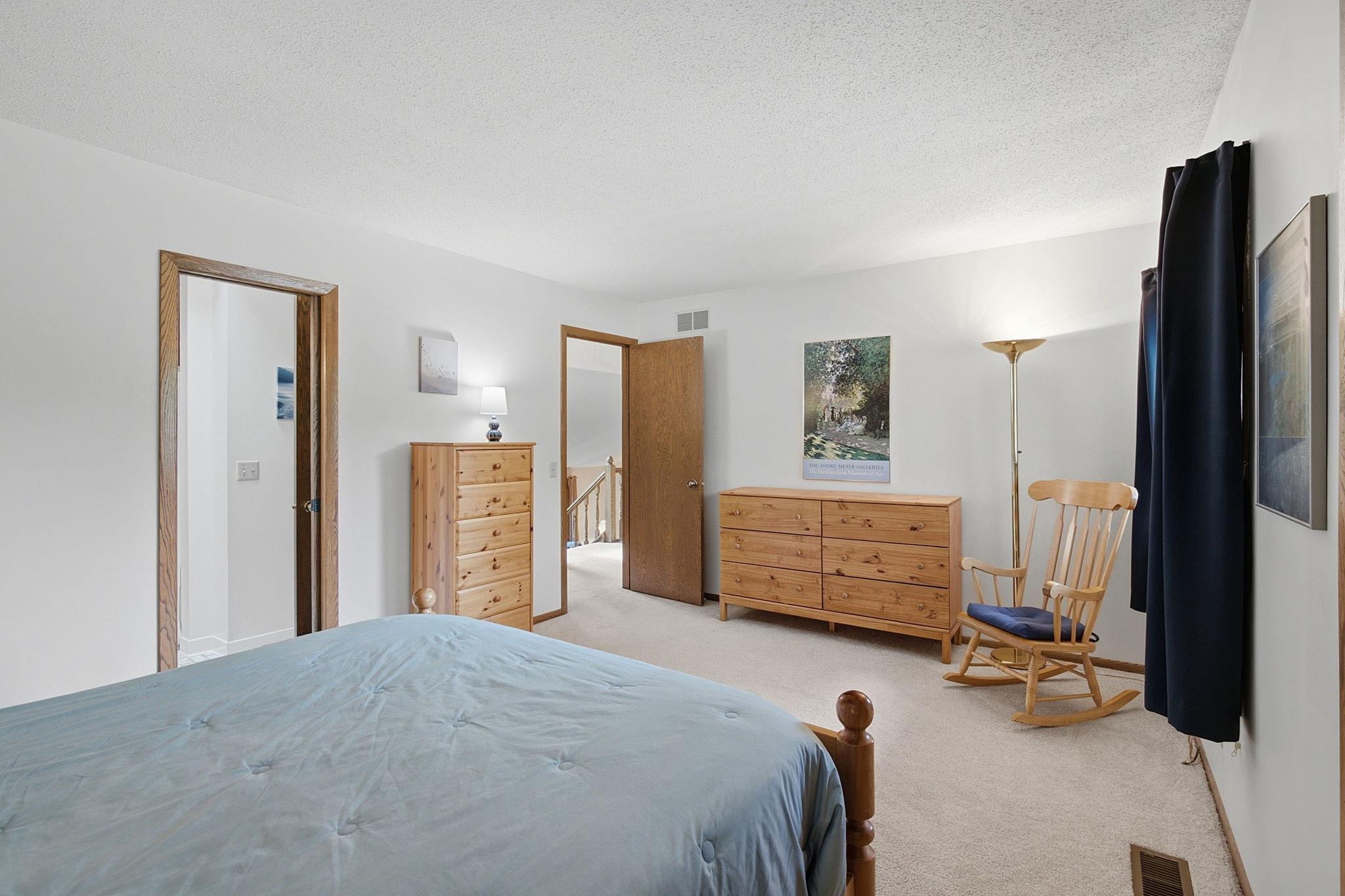 948 Waterford Drive W Property Photo 25