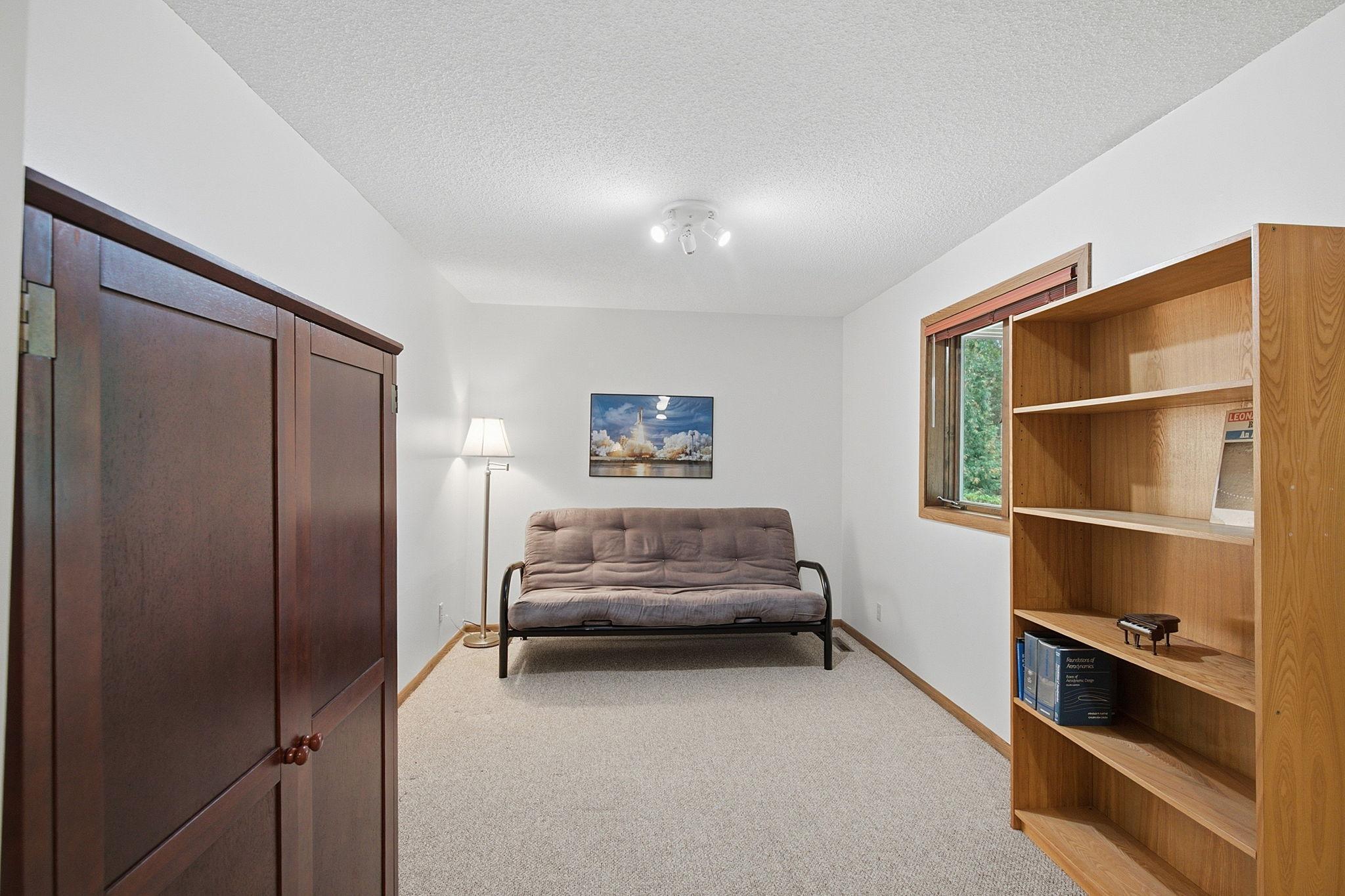 948 Waterford Drive W Property Photo 31