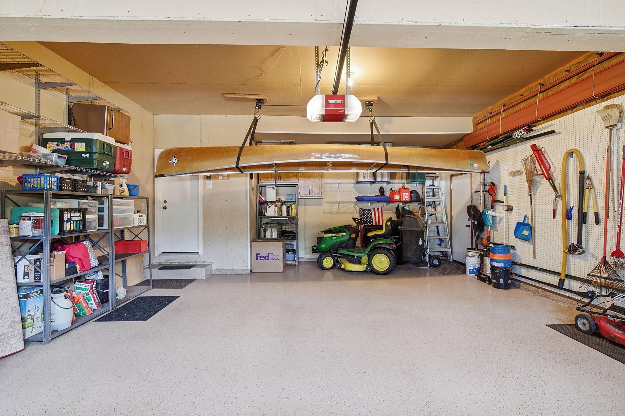 948 Waterford Drive W Property Photo 34