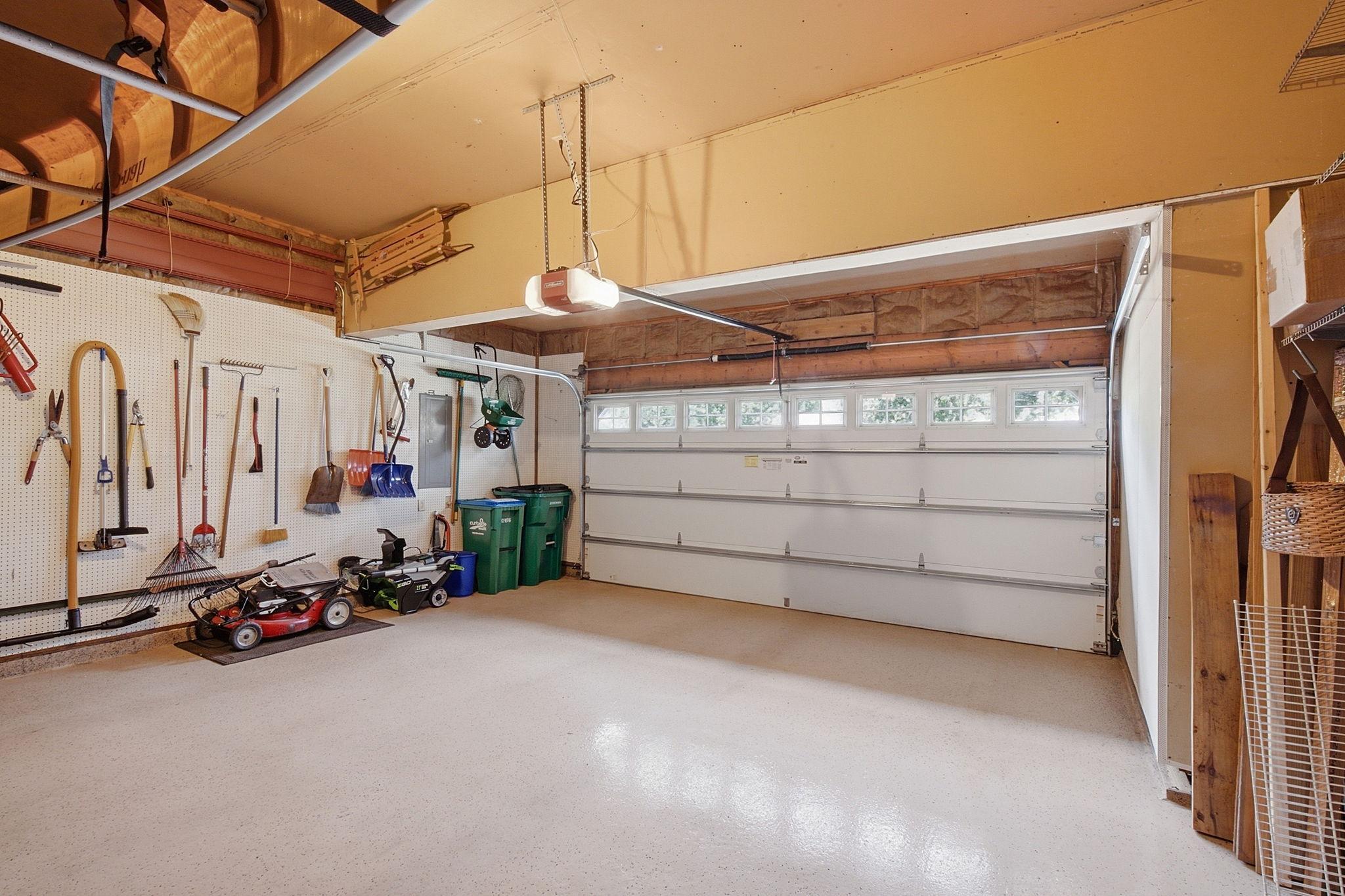 948 Waterford Drive W Property Photo 35