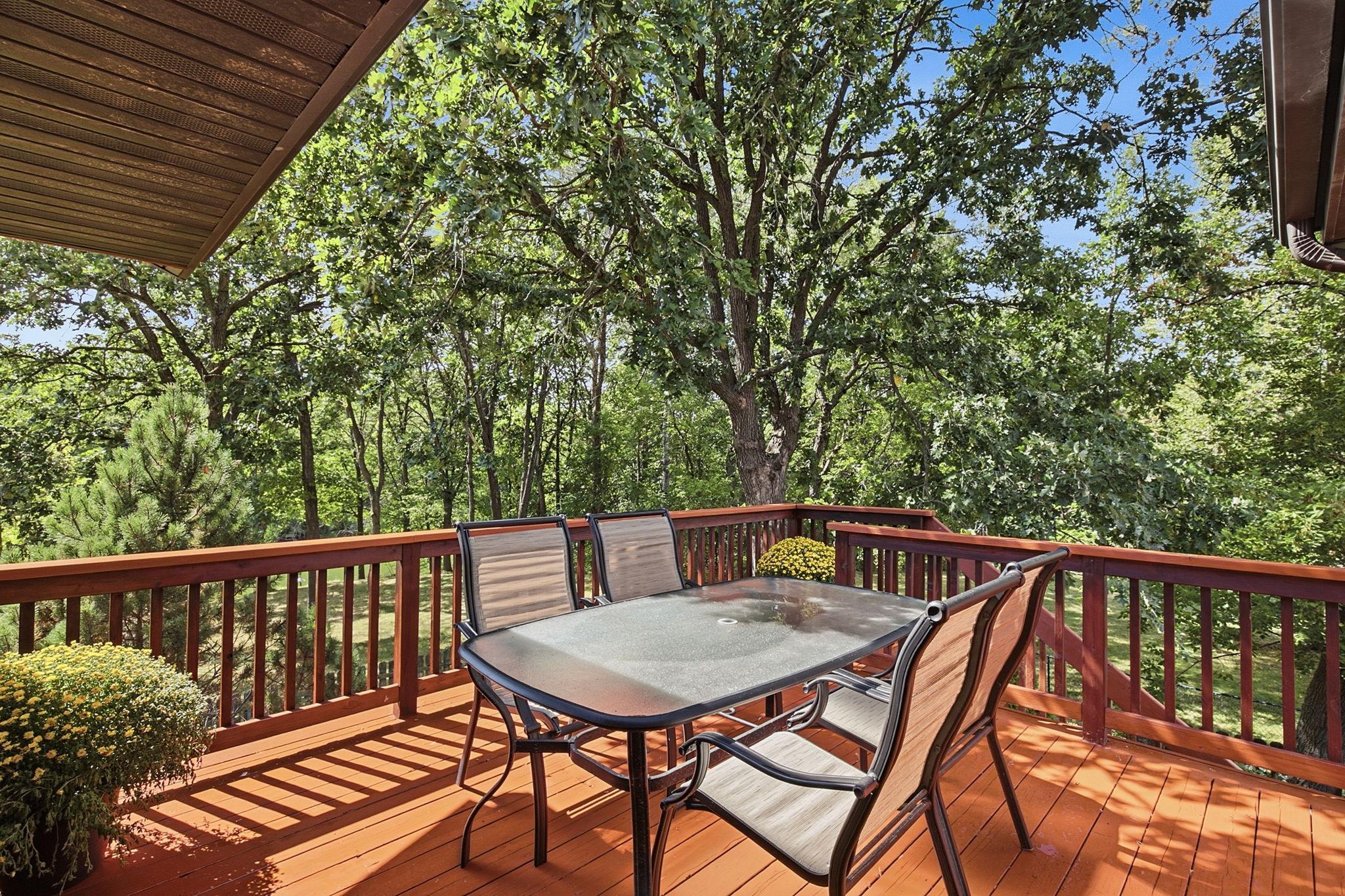 948 Waterford Drive W Property Photo 37