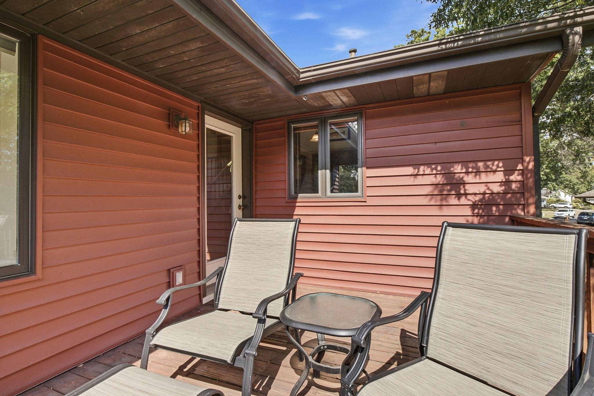 948 Waterford Drive W Property Photo 39