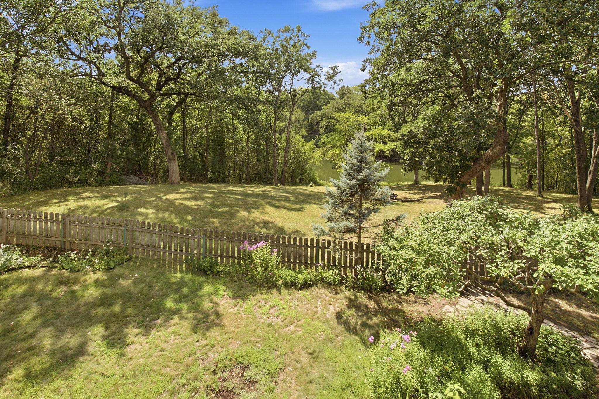 948 Waterford Drive W Property Photo 40