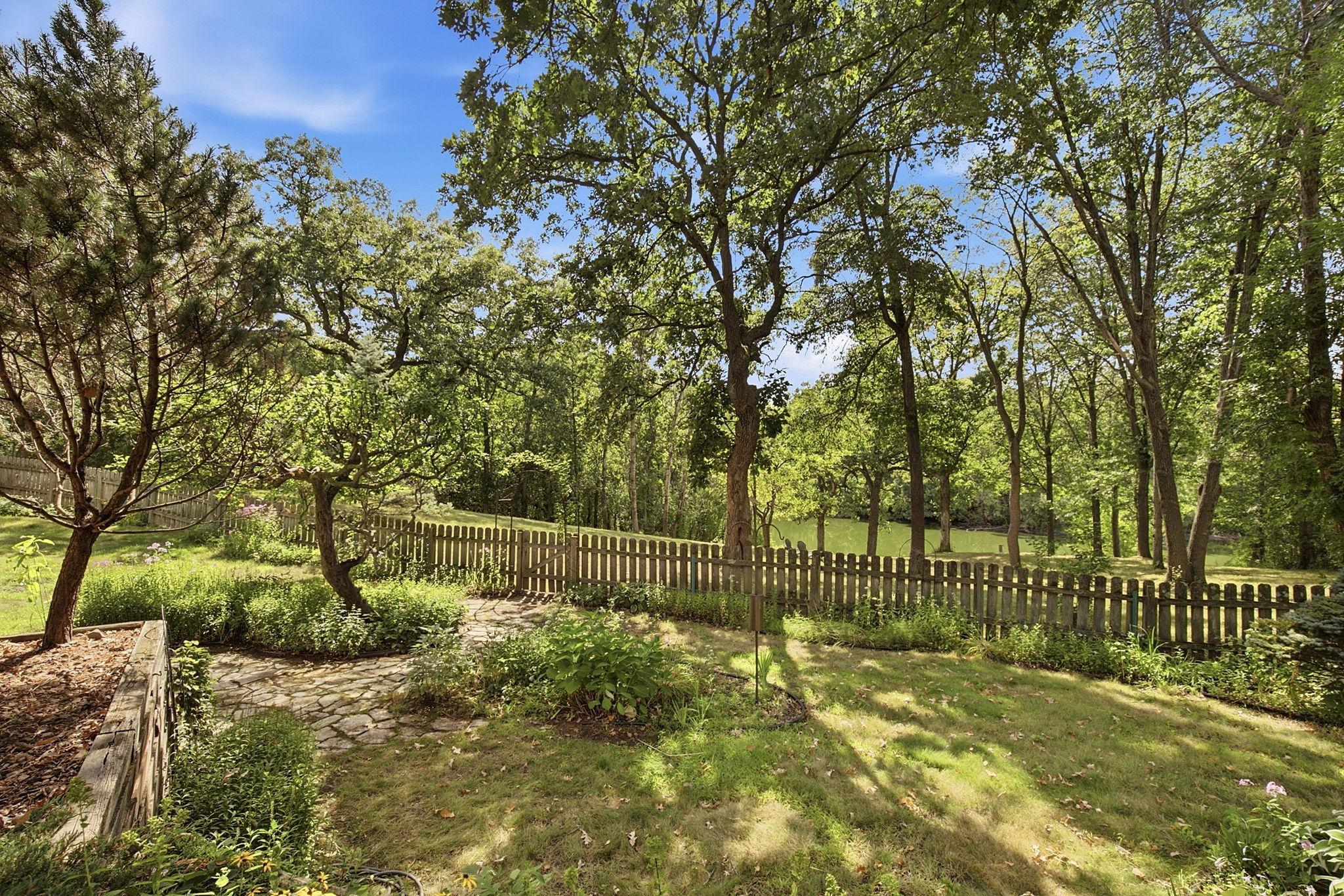 948 Waterford Drive W Property Photo 42