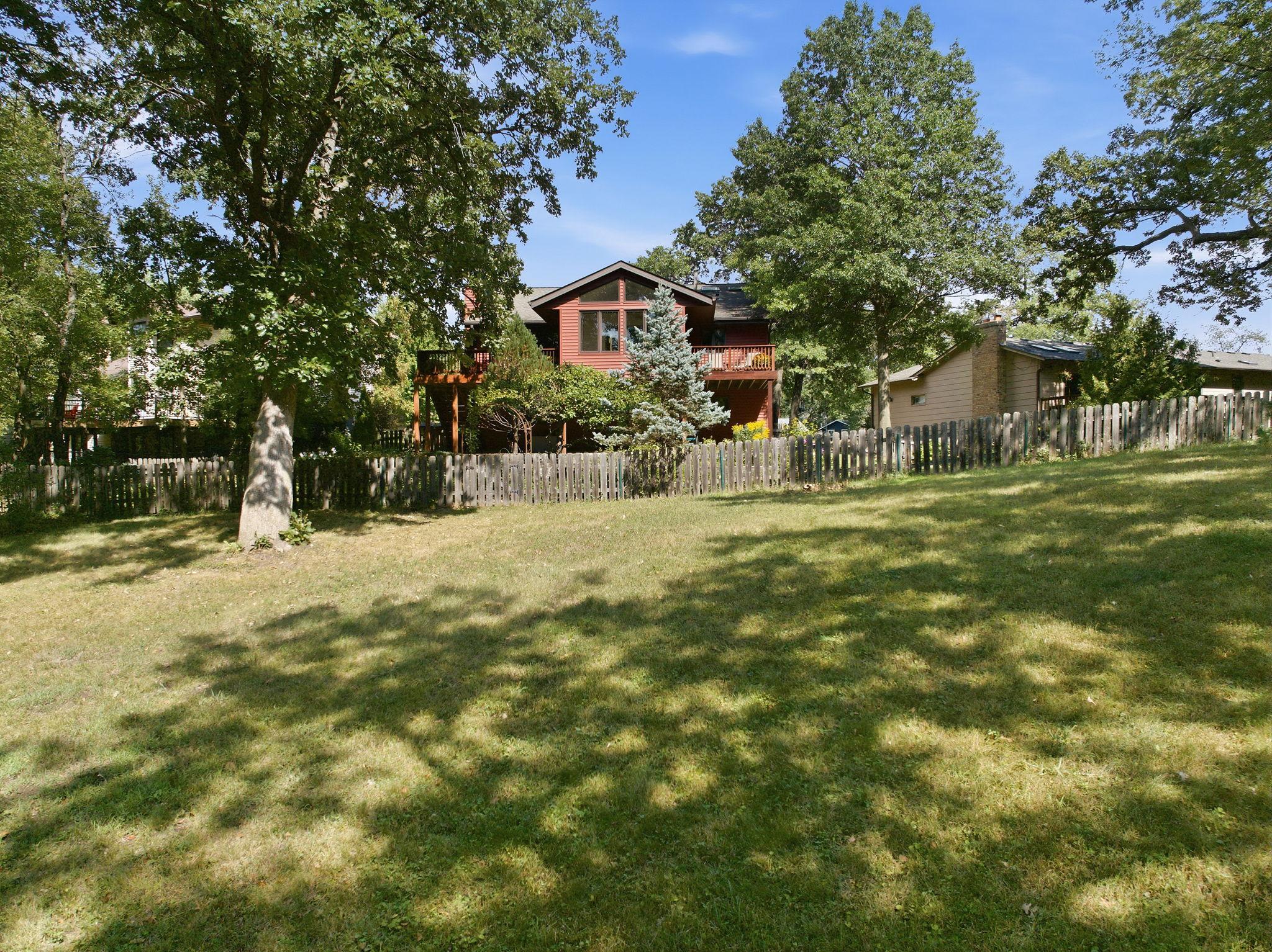 948 Waterford Drive W Property Photo 43