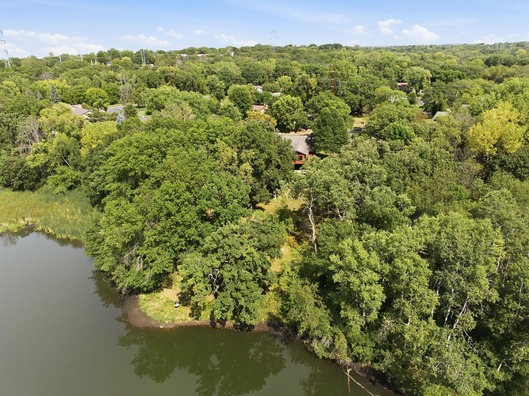 948 Waterford Drive W Property Photo 44
