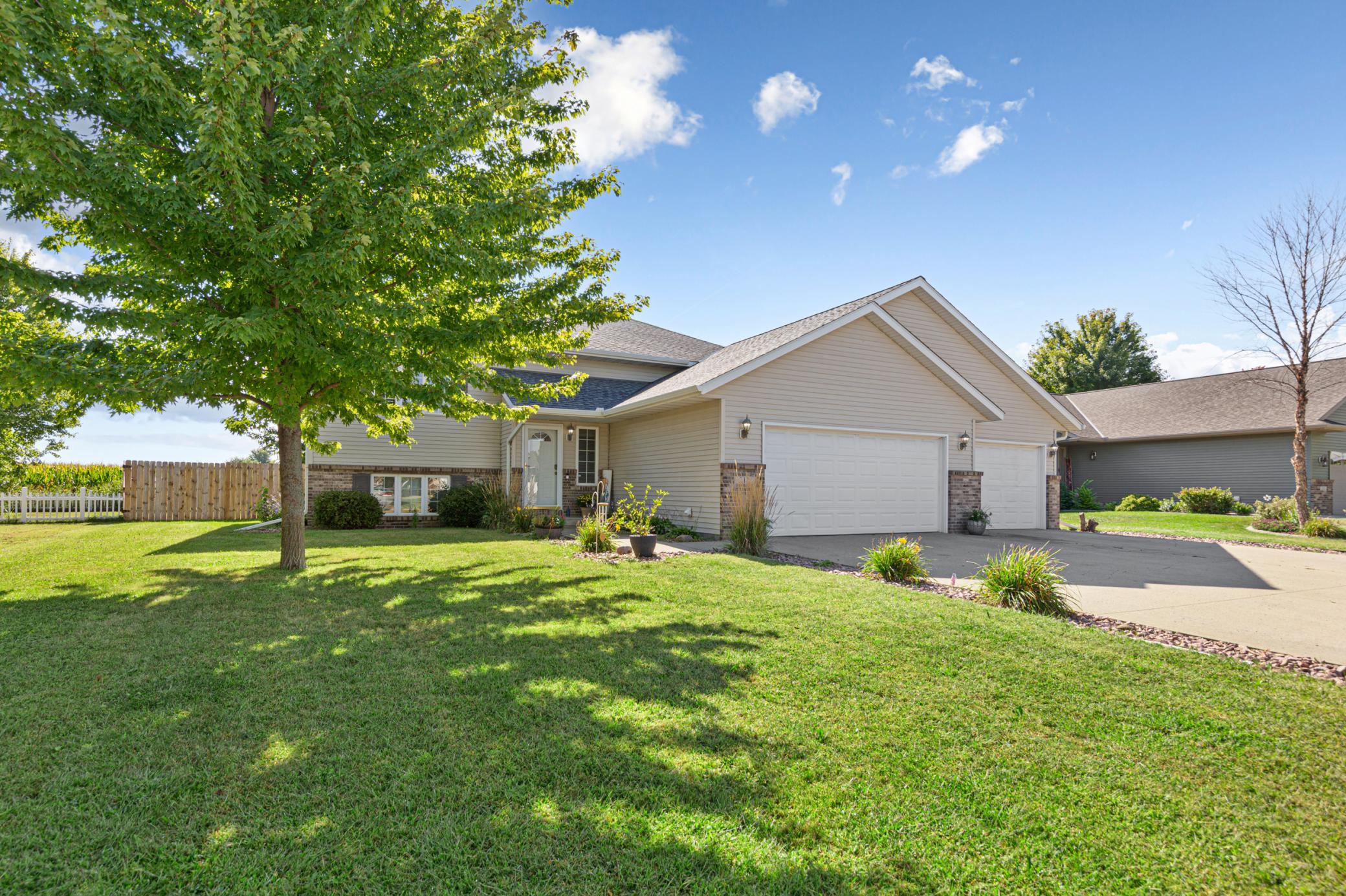 217 Inverness Drive Property Photo 2