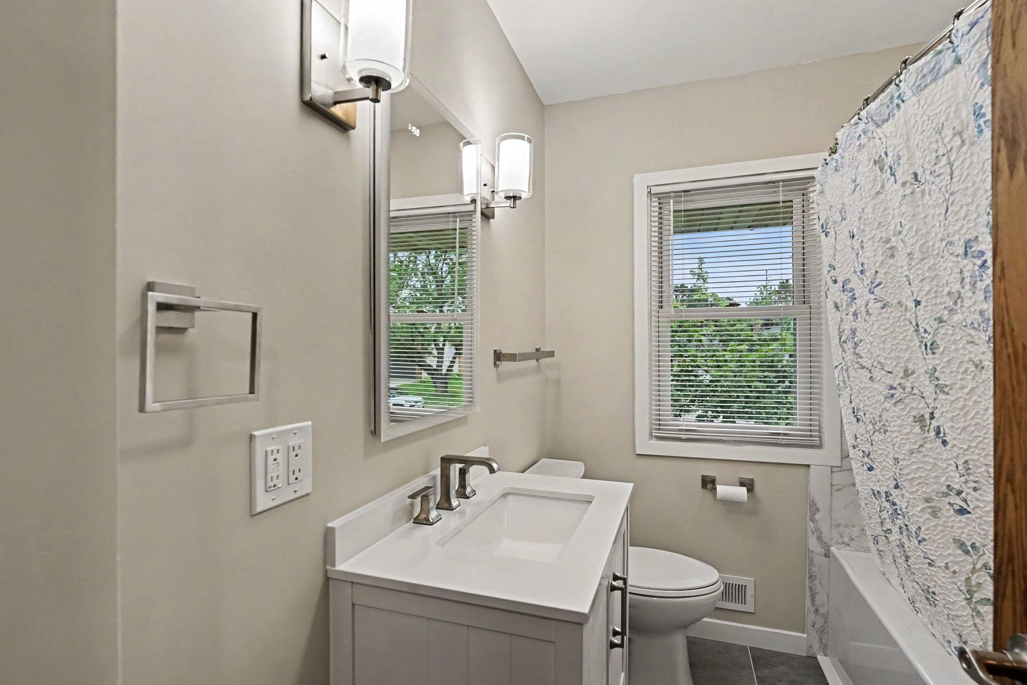 8320 Isle Avenue S Property Photo 14