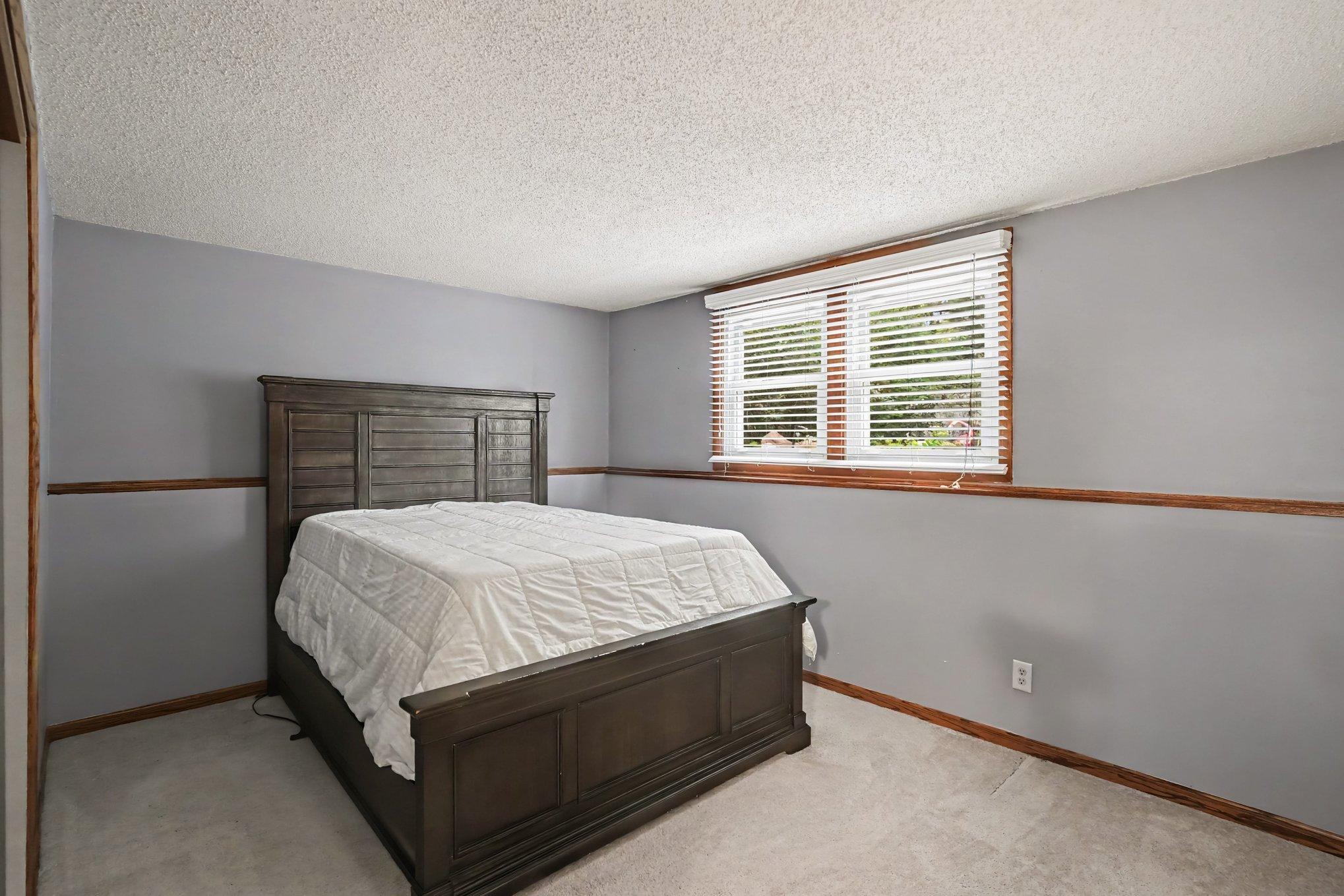 8320 Isle Avenue S Property Photo 15