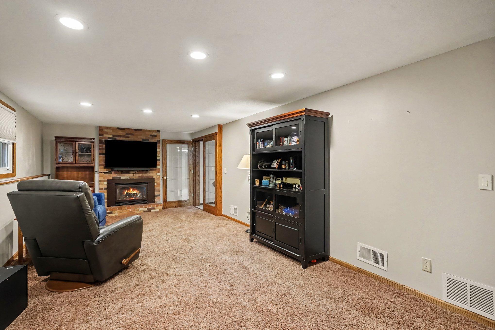 8320 Isle Avenue S Property Photo 17