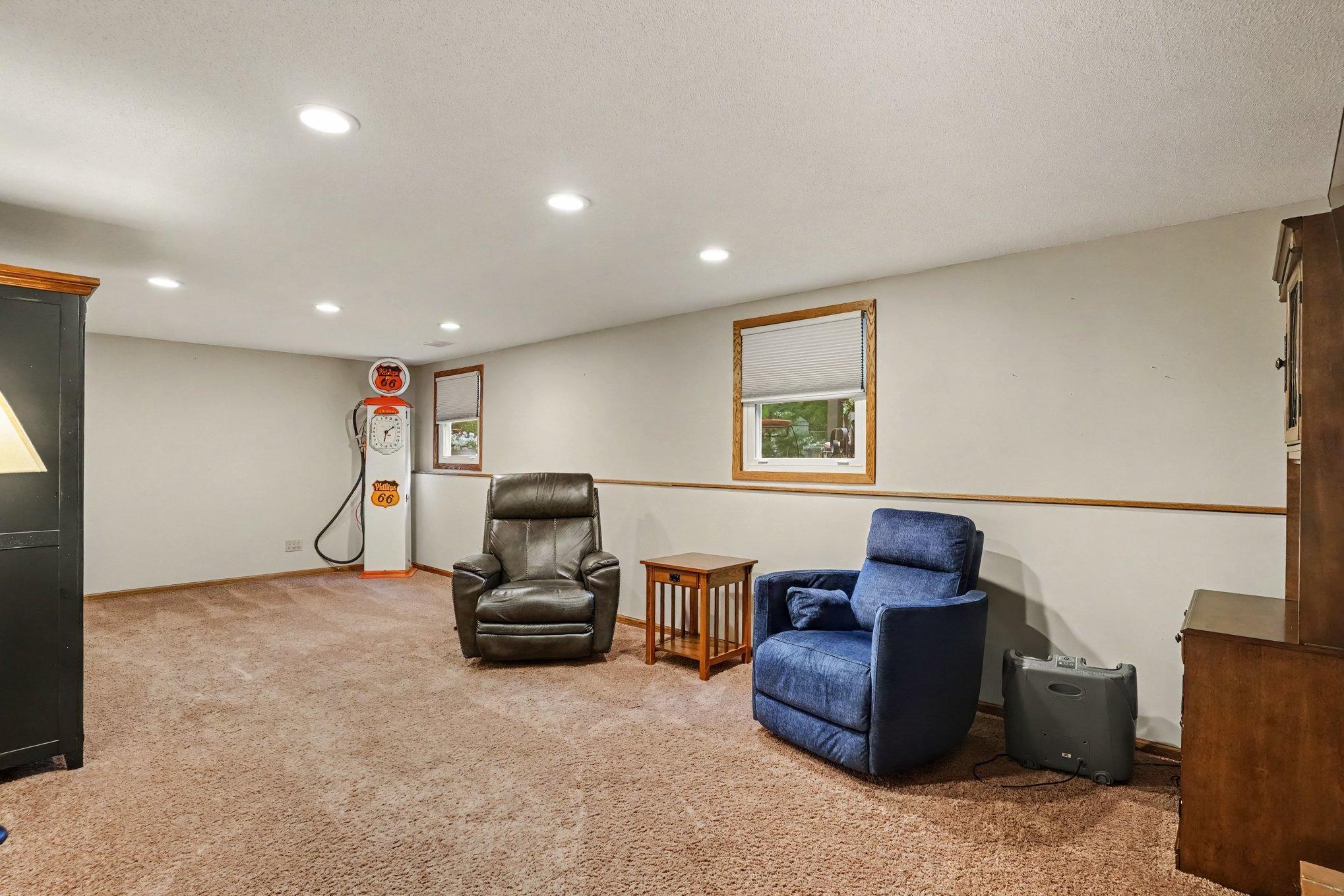 8320 Isle Avenue S Property Photo 18