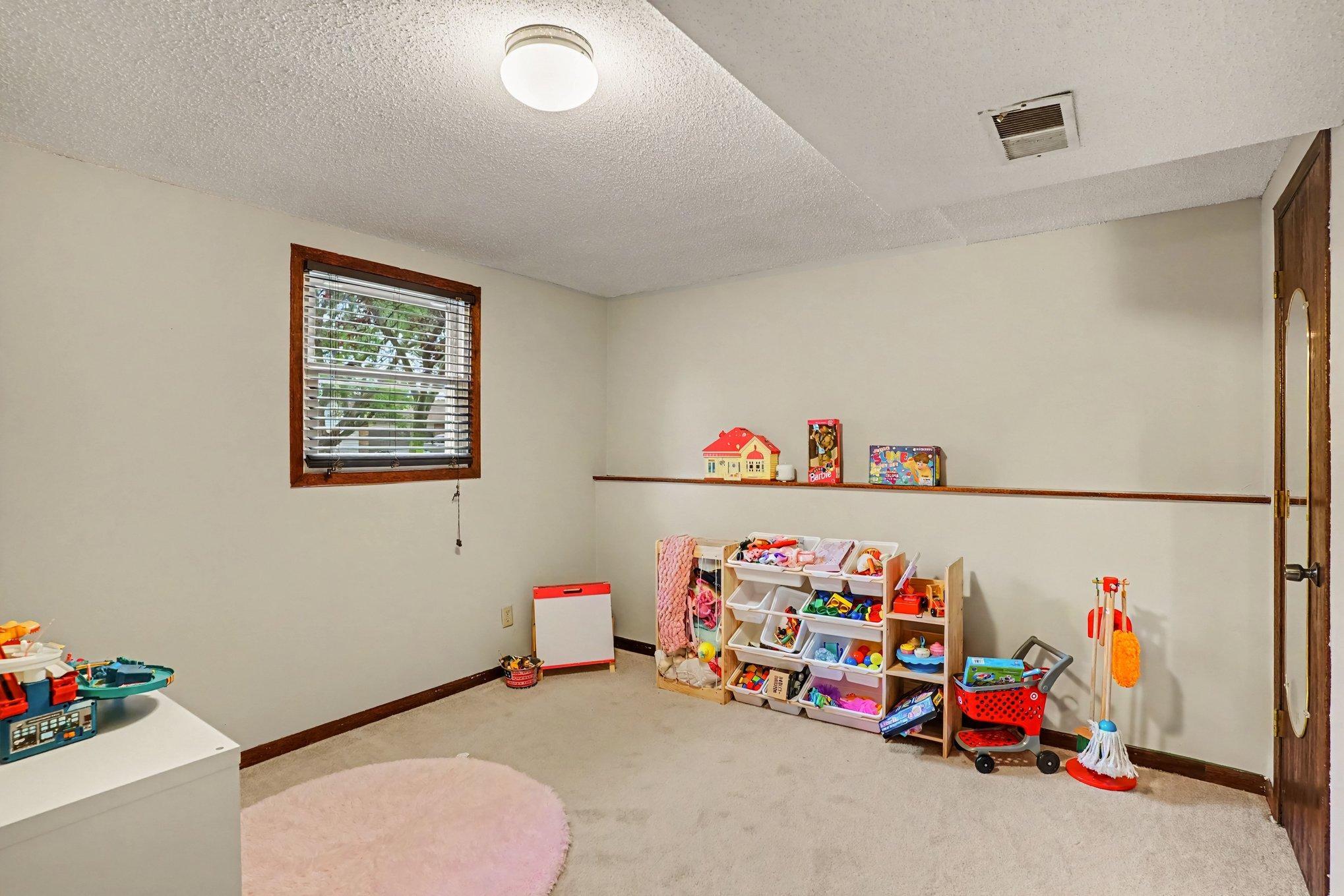 8320 Isle Avenue S Property Photo 19