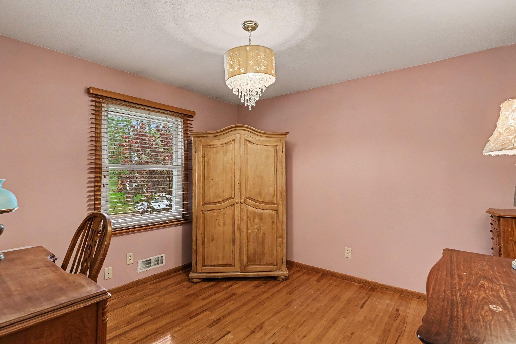 8320 Isle Avenue S Property Photo 20