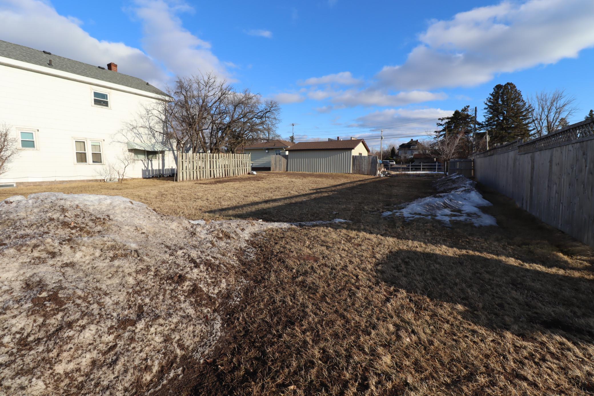 1306 Lake Shore Drive W Property Photo 6