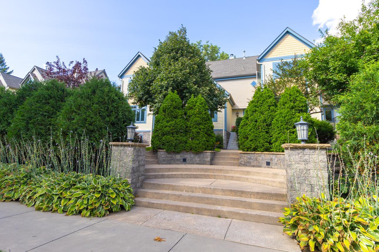 719 Summit Avenue Property Photo