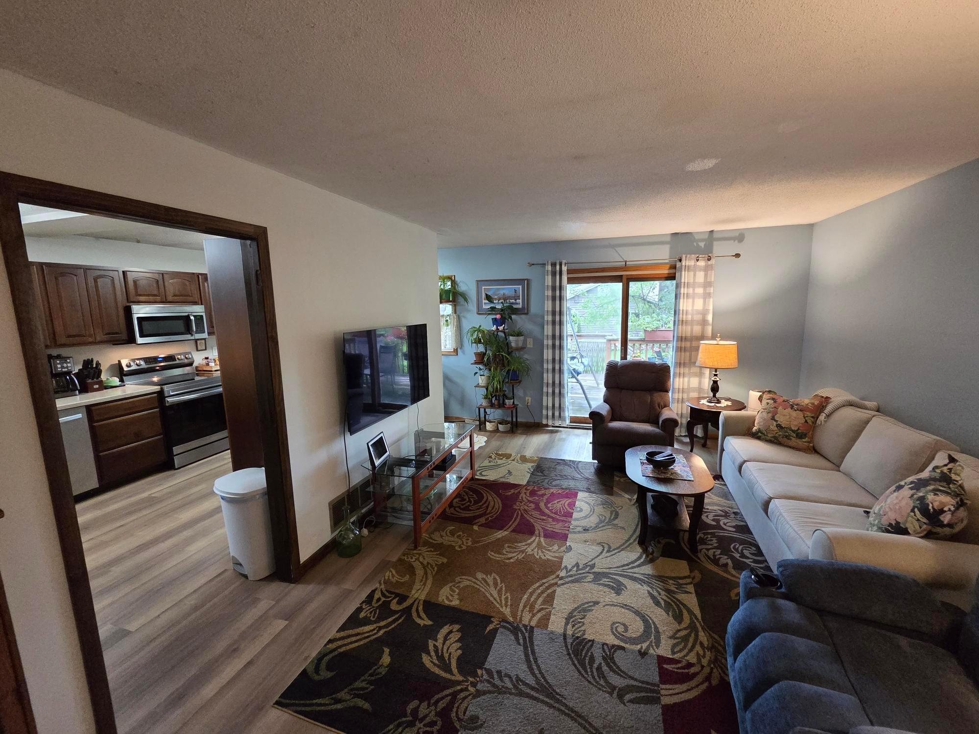 2380 Croixwood Boulevard Property Photo 3