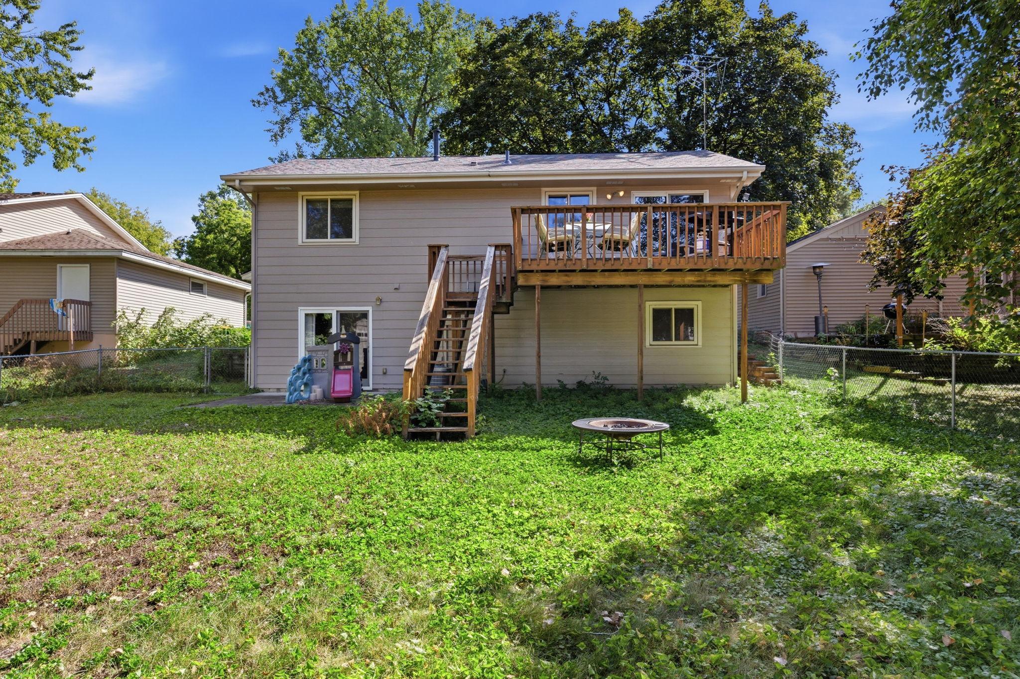 3261 Zane Avenue N Property Photo 18