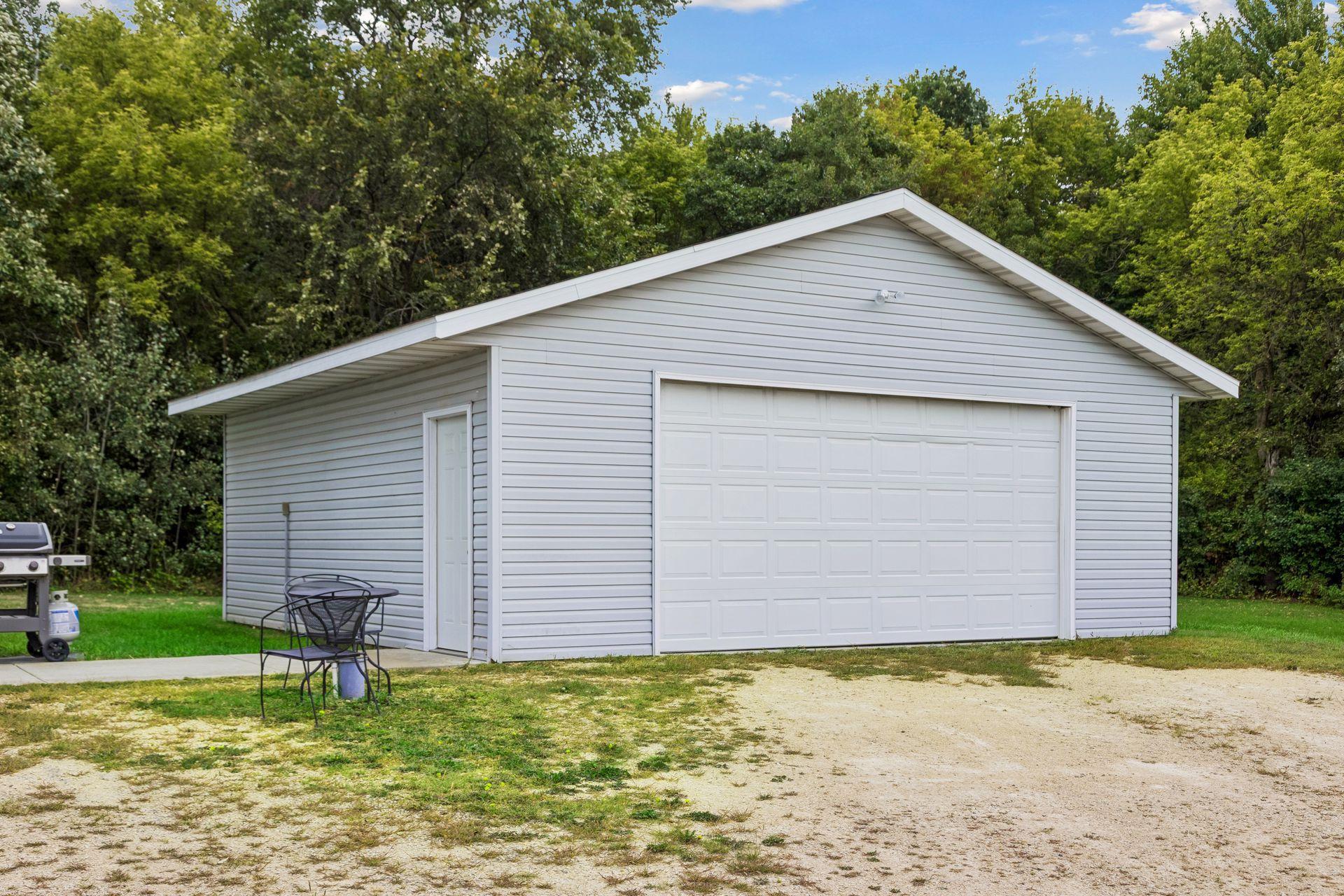 2448 County Road G Property Photo 3