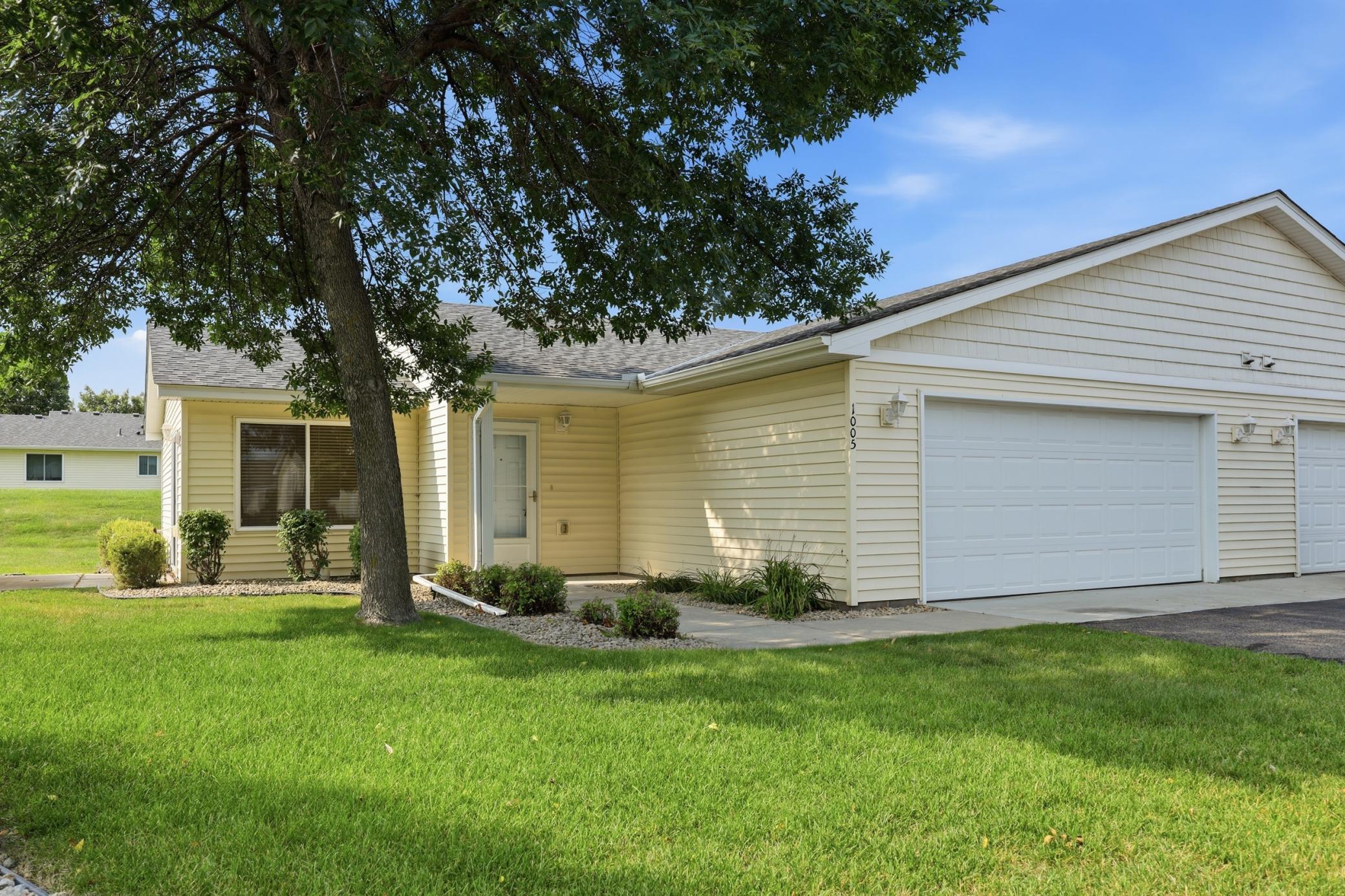 1005 Ivy Ridge Terrace Property Photo 2