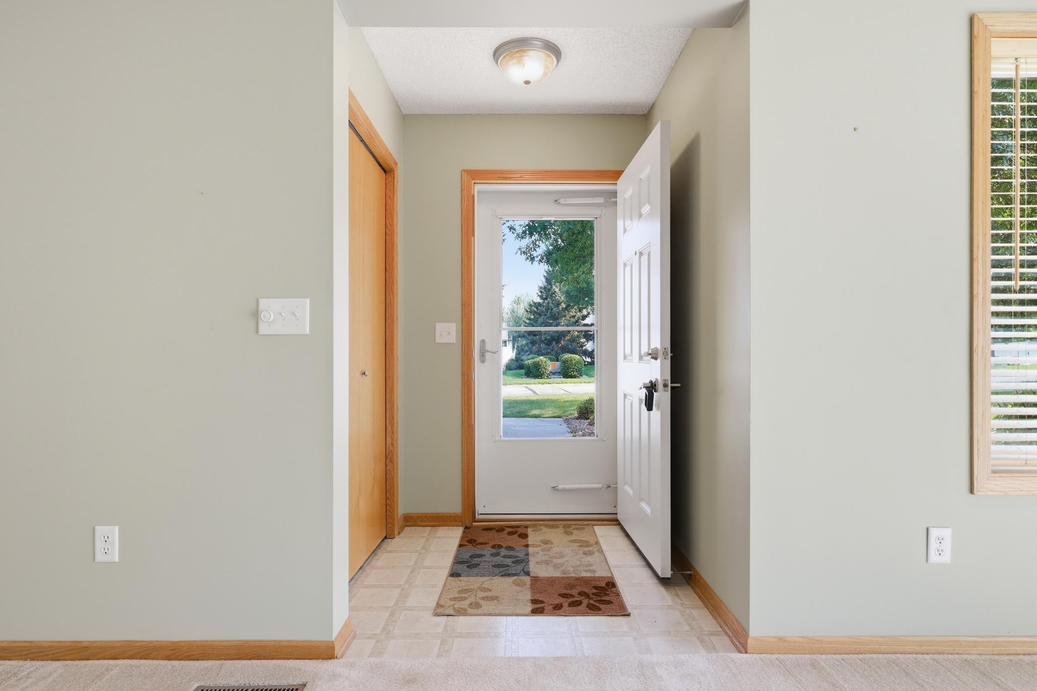 1005 Ivy Ridge Terrace Property Photo 4