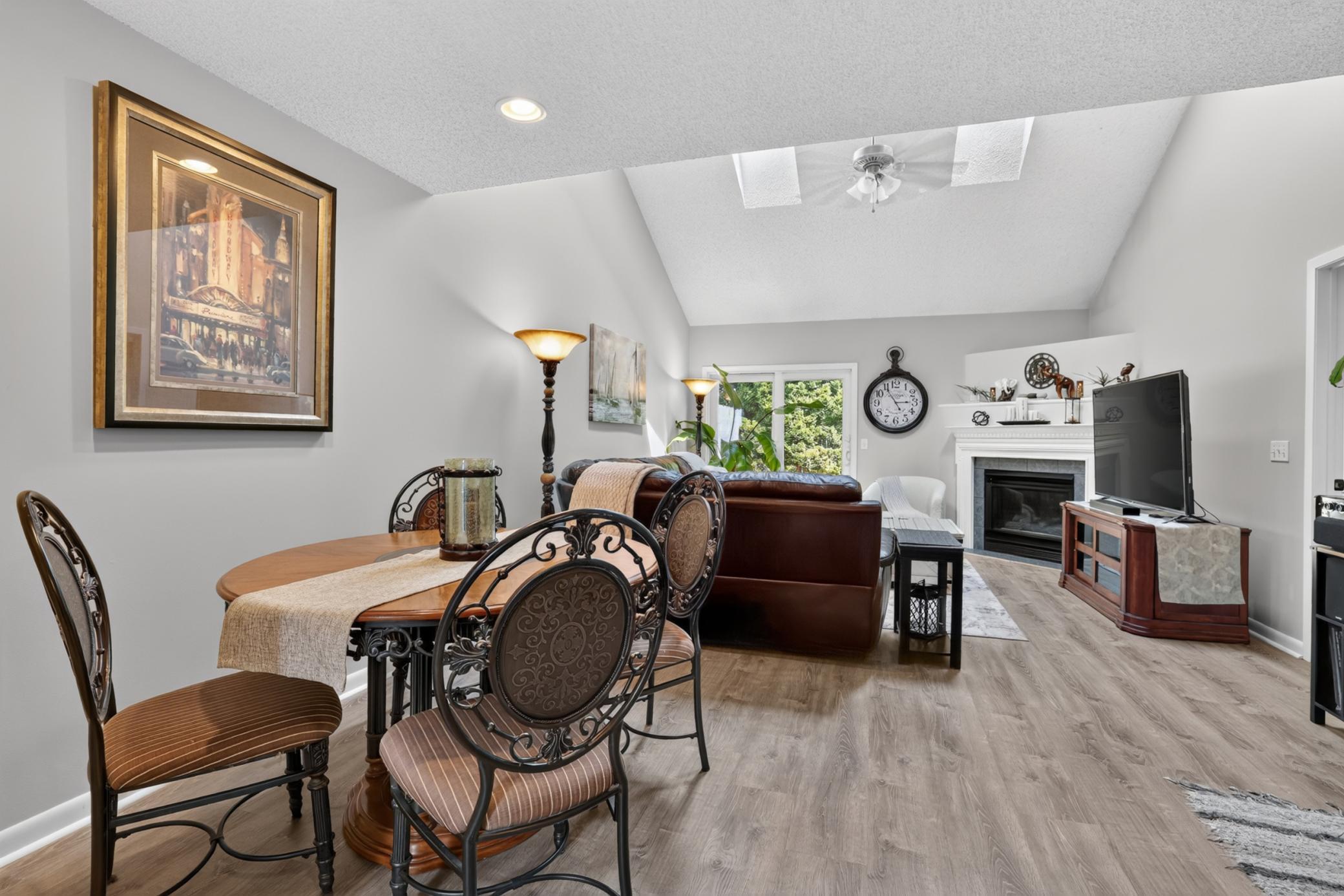 2408 Viola Heights Drive Ne Property Photo 2