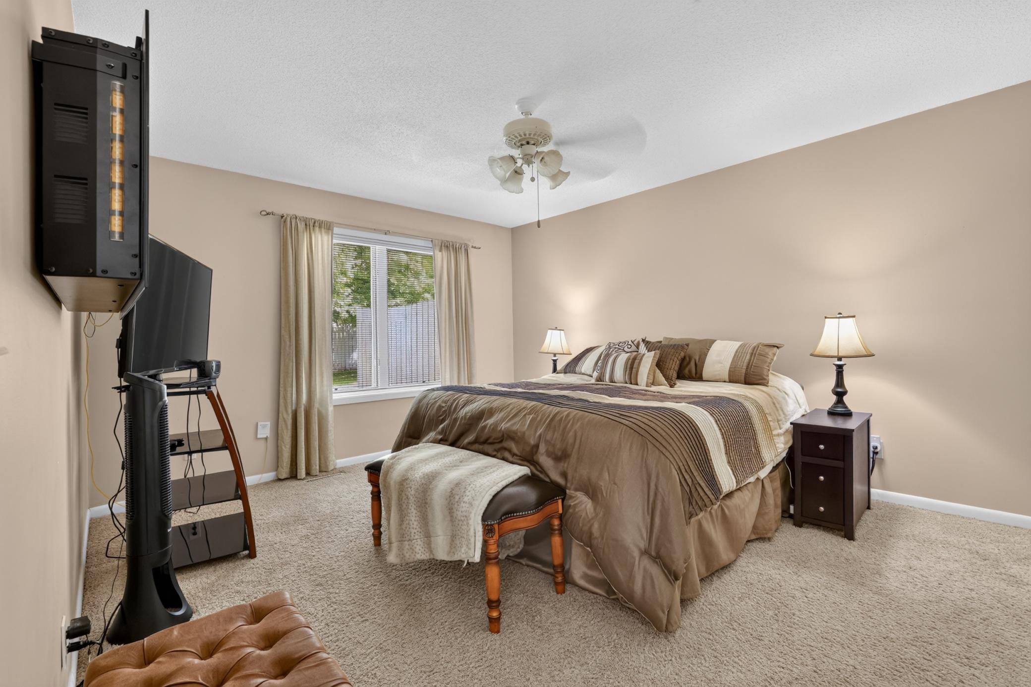 2408 Viola Heights Drive Ne Property Photo 10