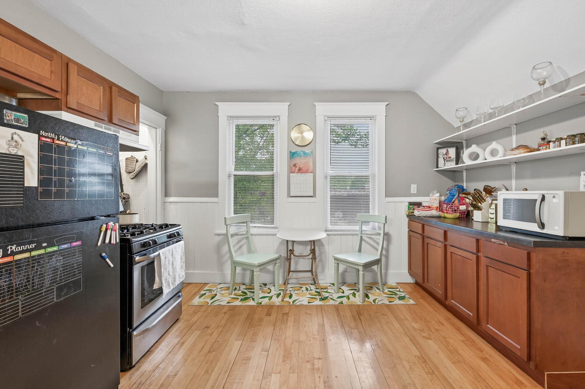895 Rose Avenue E Property Photo 7