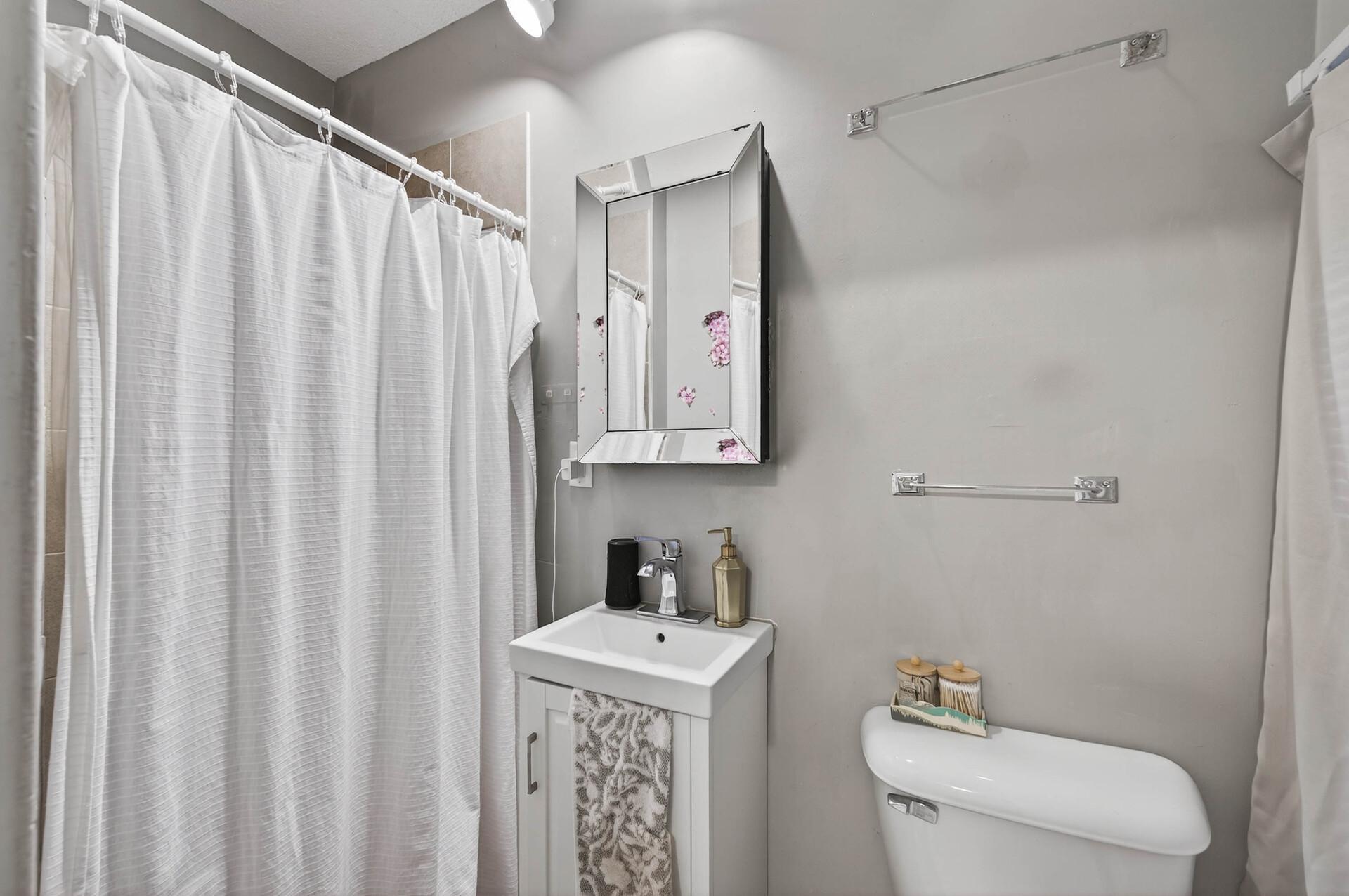 895 Rose Avenue E Property Photo 10