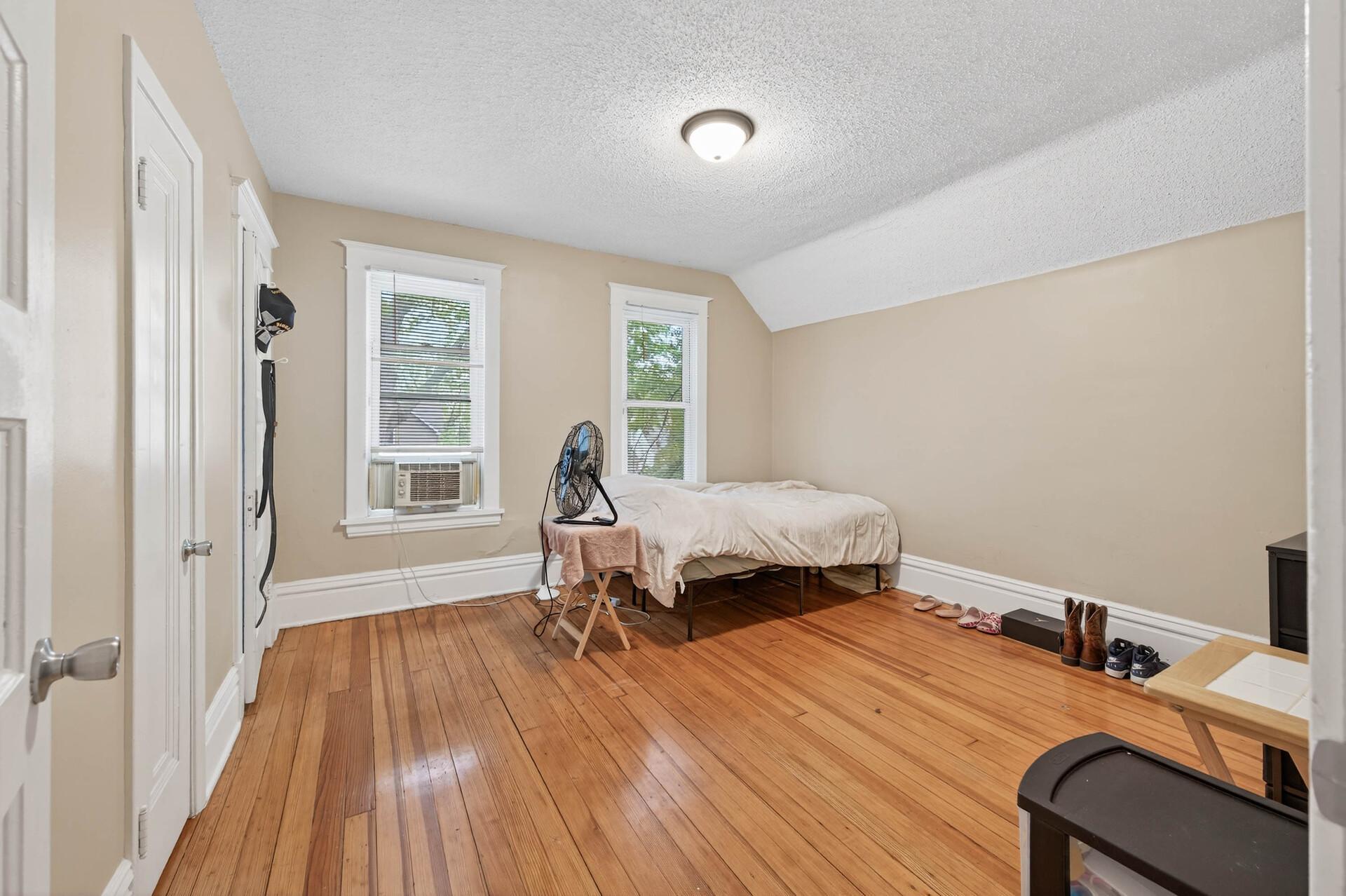 895 Rose Avenue E Property Photo 11
