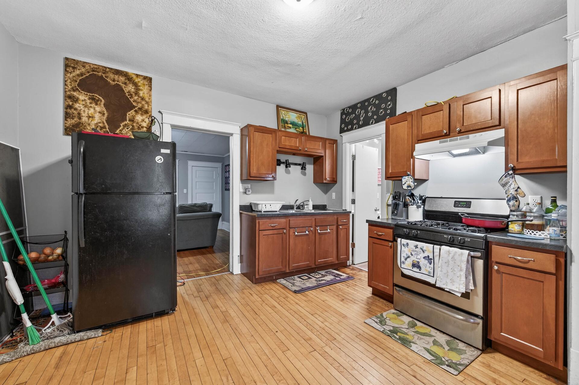 895 Rose Avenue E Property Photo 17
