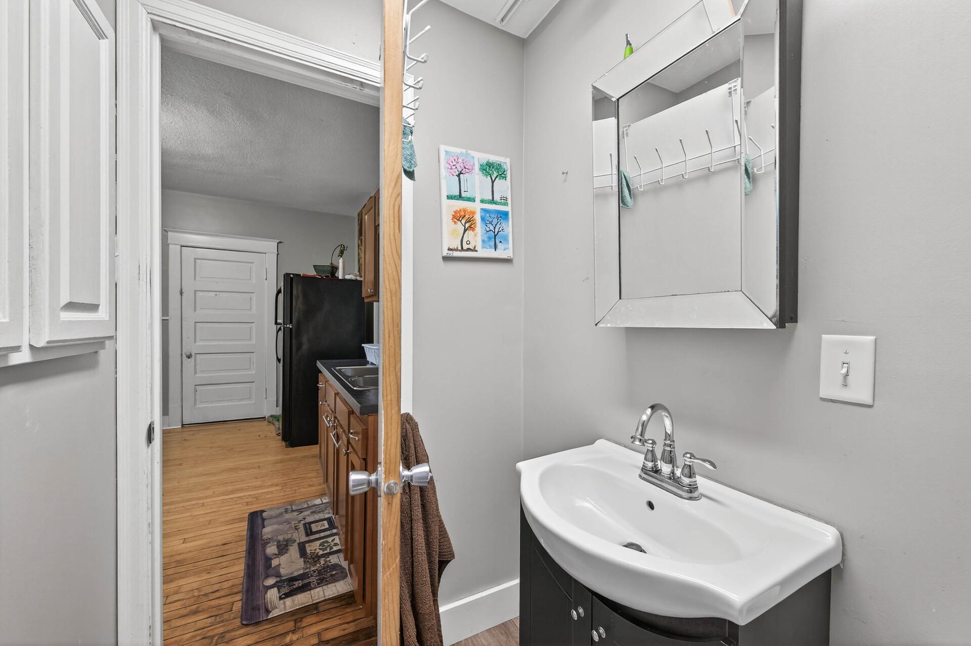 895 Rose Avenue E Property Photo 19