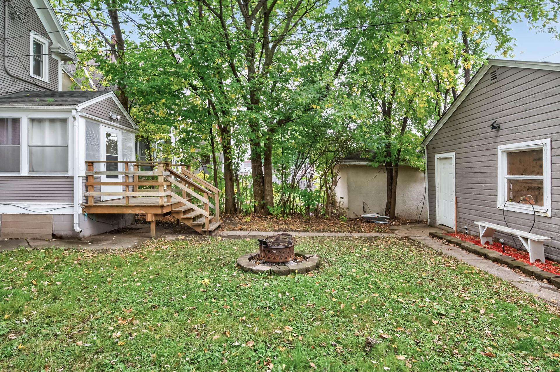 895 Rose Avenue E Property Photo 29