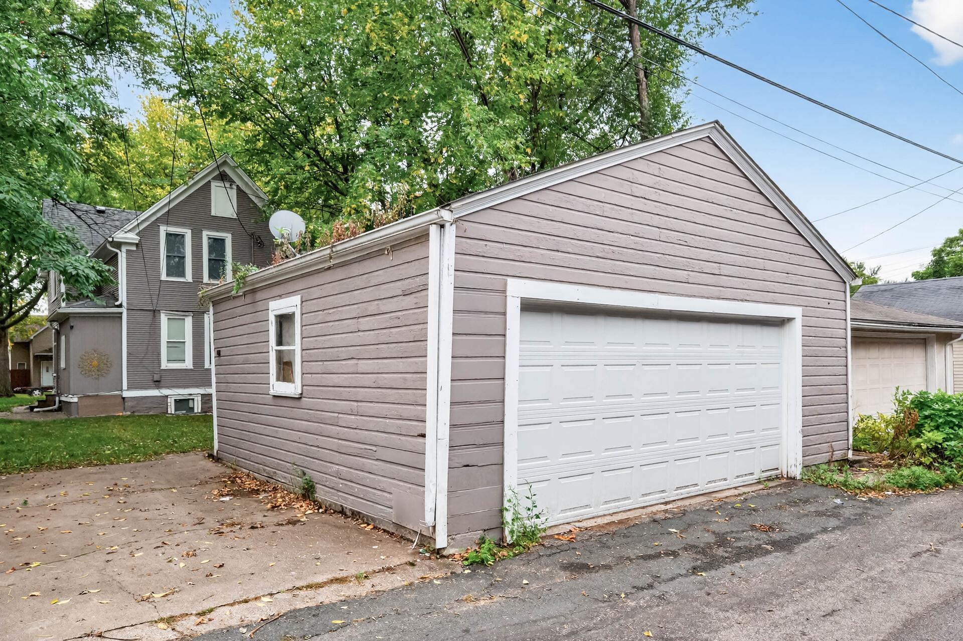 895 Rose Avenue E Property Photo 30