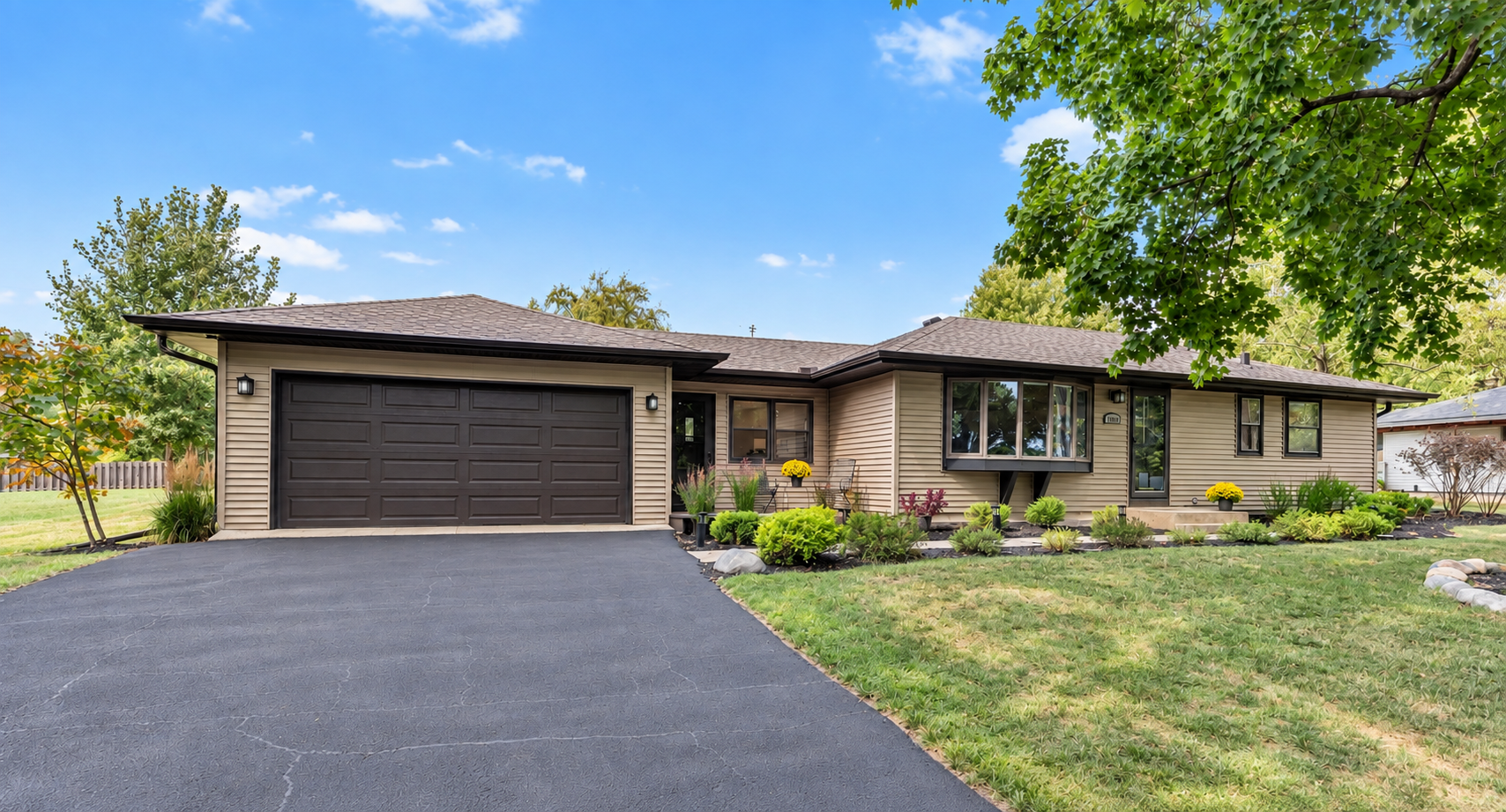 1619 Constance Drive E Property Photo 4