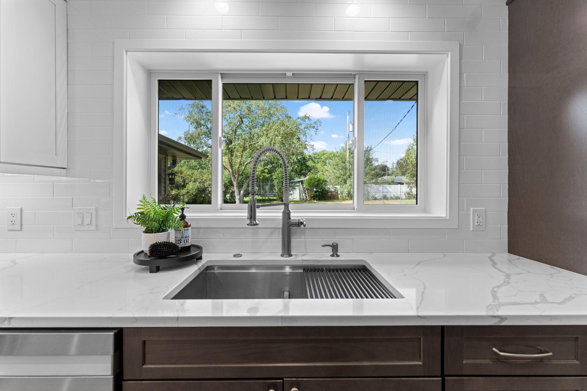 1619 Constance Drive E Property Photo 15