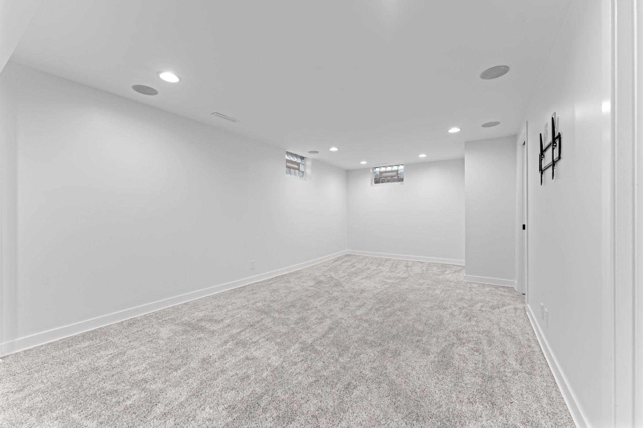 1619 Constance Drive E Property Photo 32